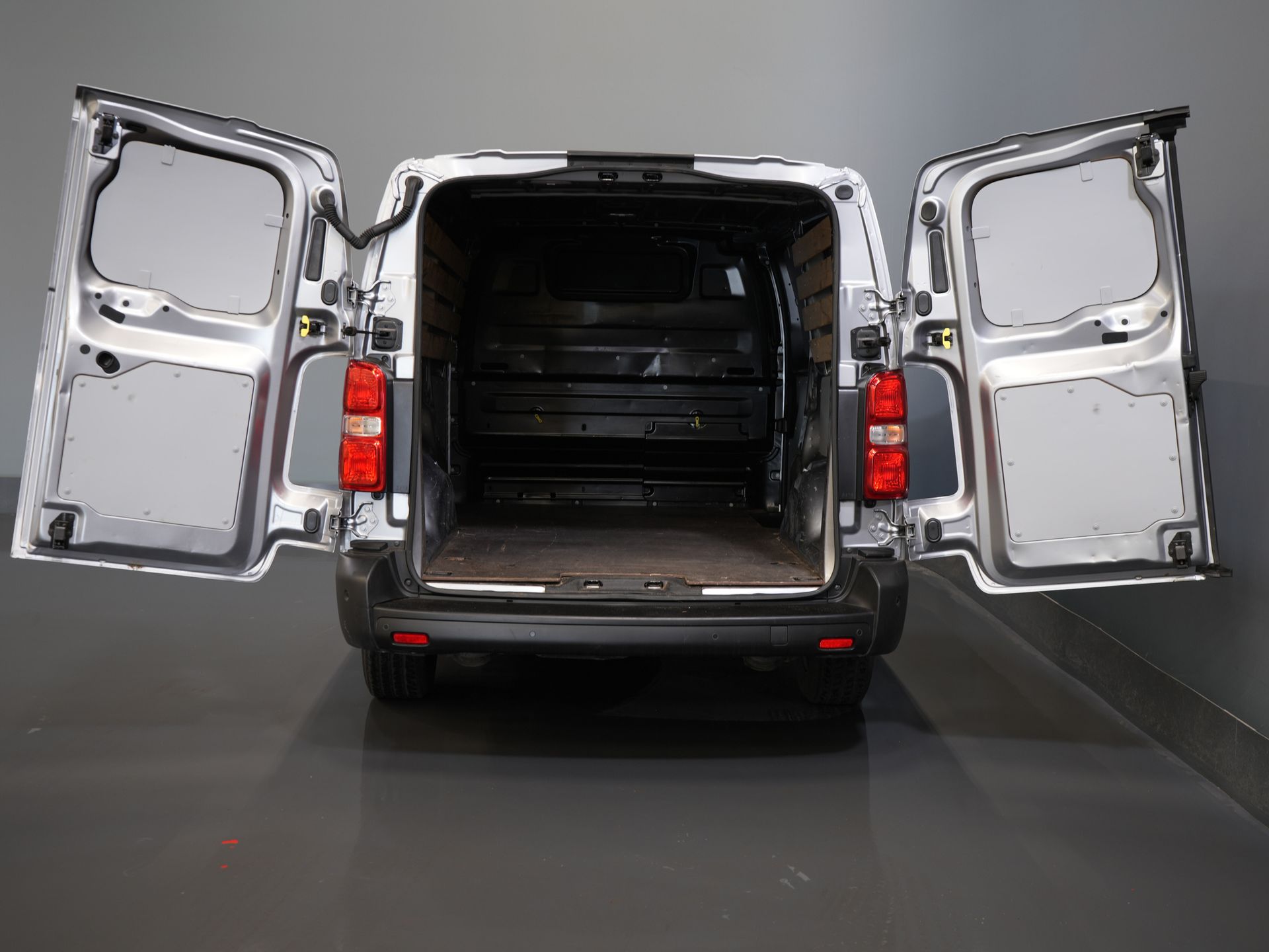 Fiat Scudo Bestelbus 2.0 MJ 145 pk L3 BPM VRIJ! Adapt.Cruise/ Climate/ Keyless/ Carplay/ Camera/ PDC 4