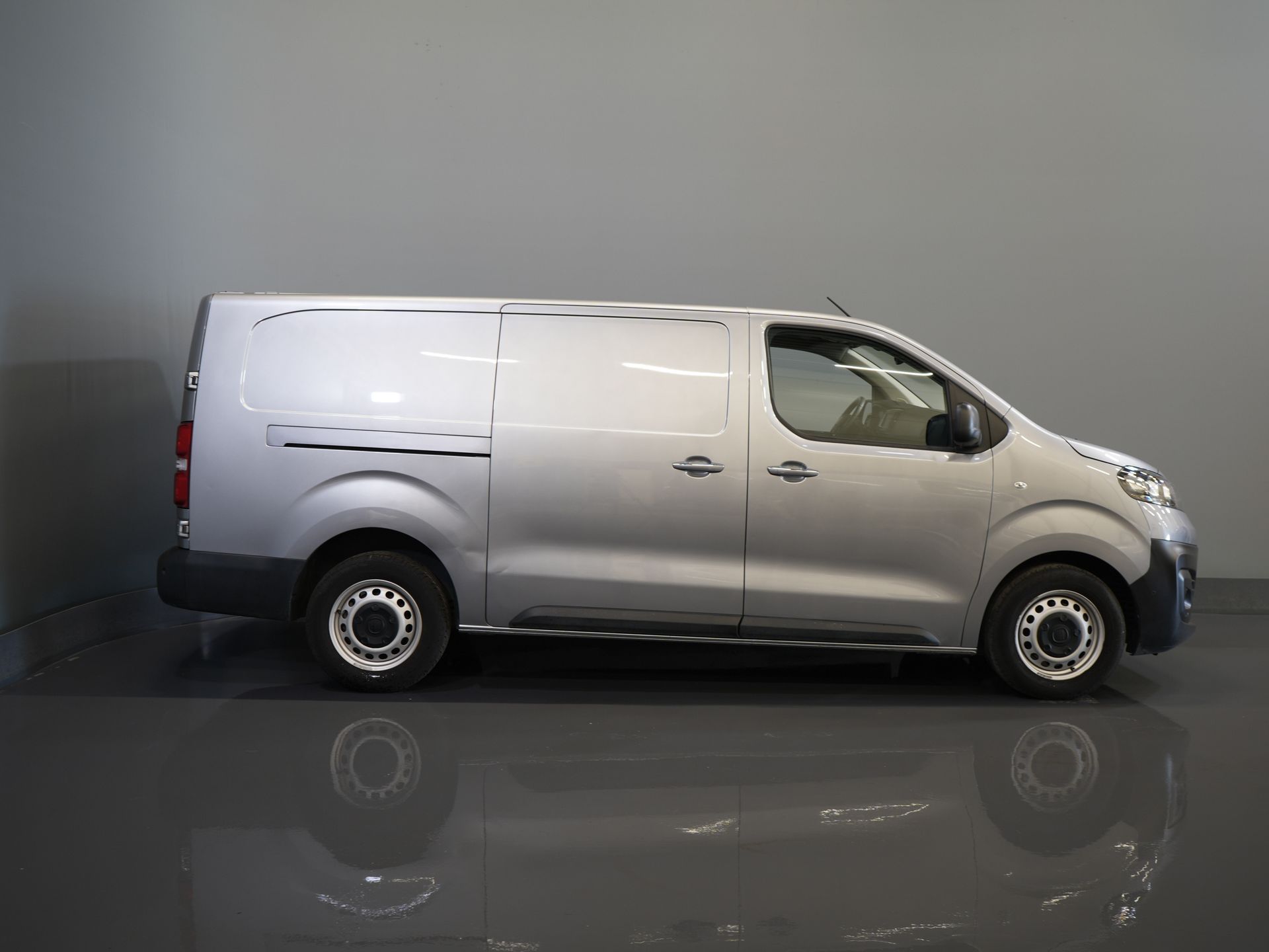 Fiat Scudo Bestelbus Fiat Scudo 2.0 MJ 145 pk L3 BPM VRIJ! Adapt.Cruise/ Climate/ Keyless/ Carplay/ Camera/ PDC 10
