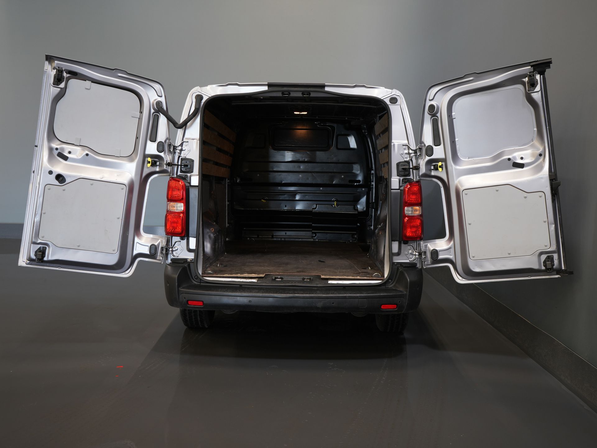 Fiat Scudo Bestelbus 2.0 MJ 145 pk L3 BPM VRIJ! Adapt.Cruise/ Climate/ Keyless/ Carplay/ Camera/ PDC 4