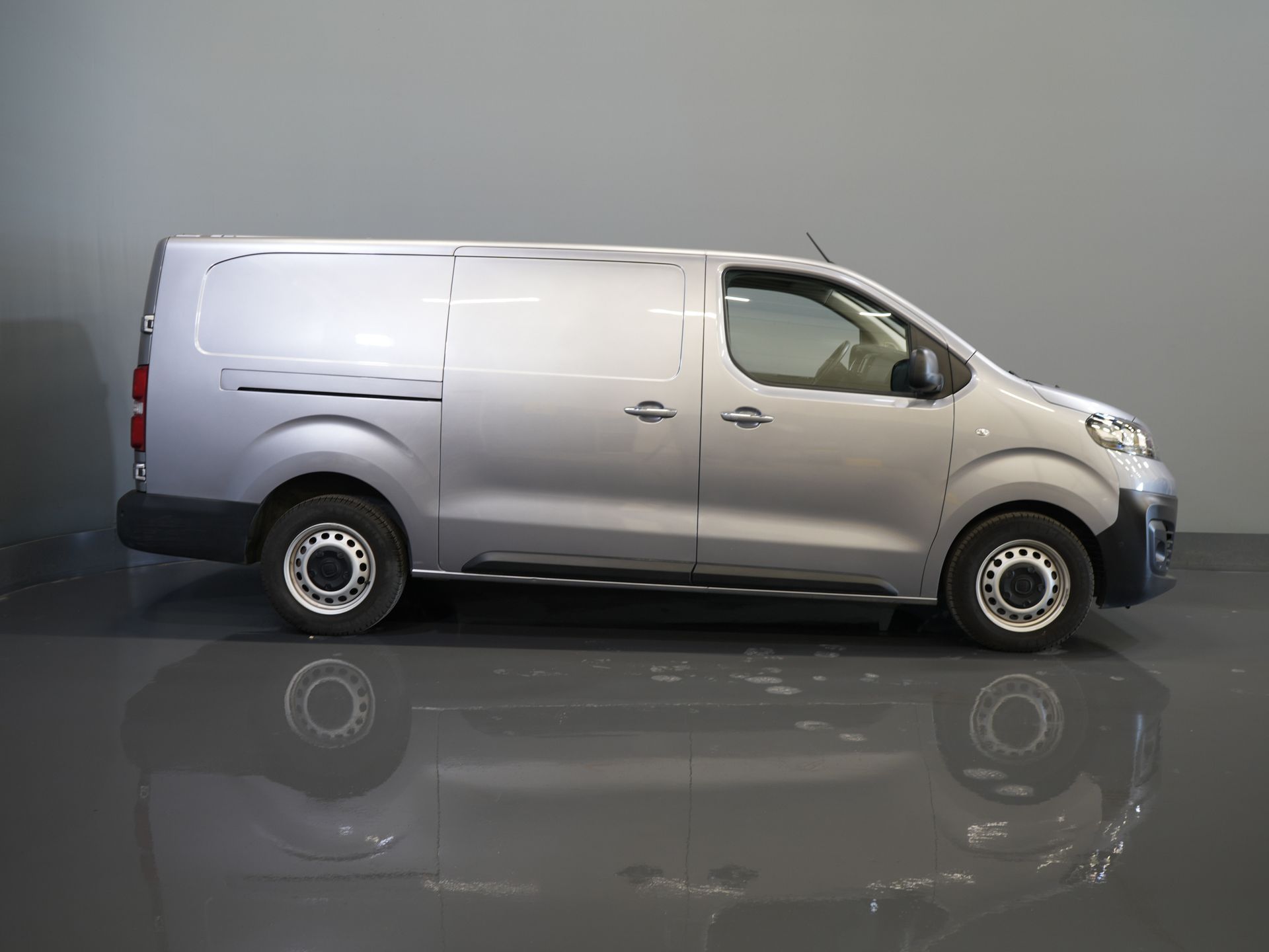 Fiat Scudo Bestelbus 2.0 MJ 145 pk L3 BPM VRIJ! Adapt.Cruise/ Climate/ Keyless/ Carplay/ Camera/ PDC 10