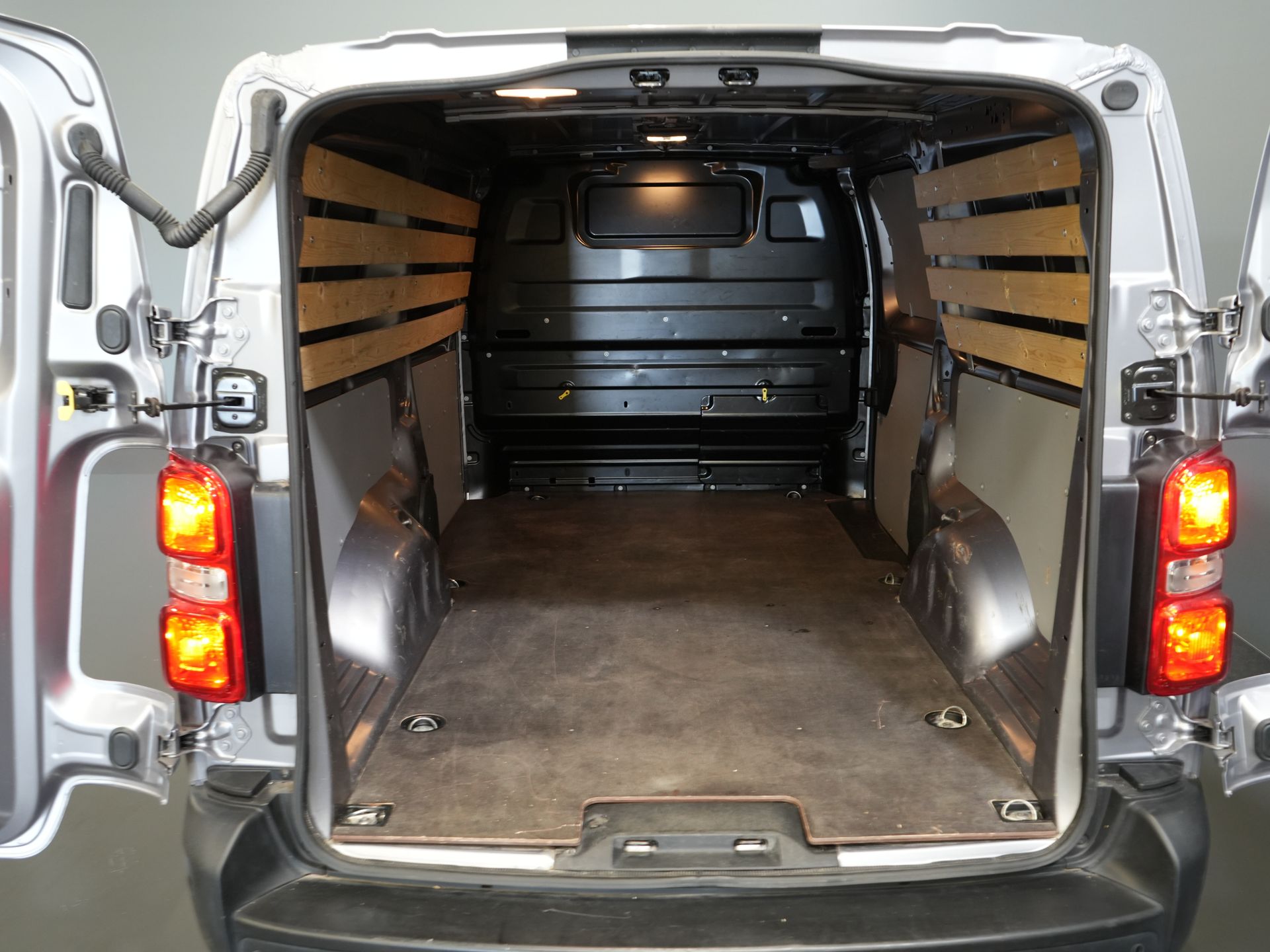 Fiat Scudo Bestelbus 2.0 MJ 145 pk L3 BPM VRIJ! Adapt.Cruise/ Climate/ Keyless/ Carplay/ Camera/ PDC 14