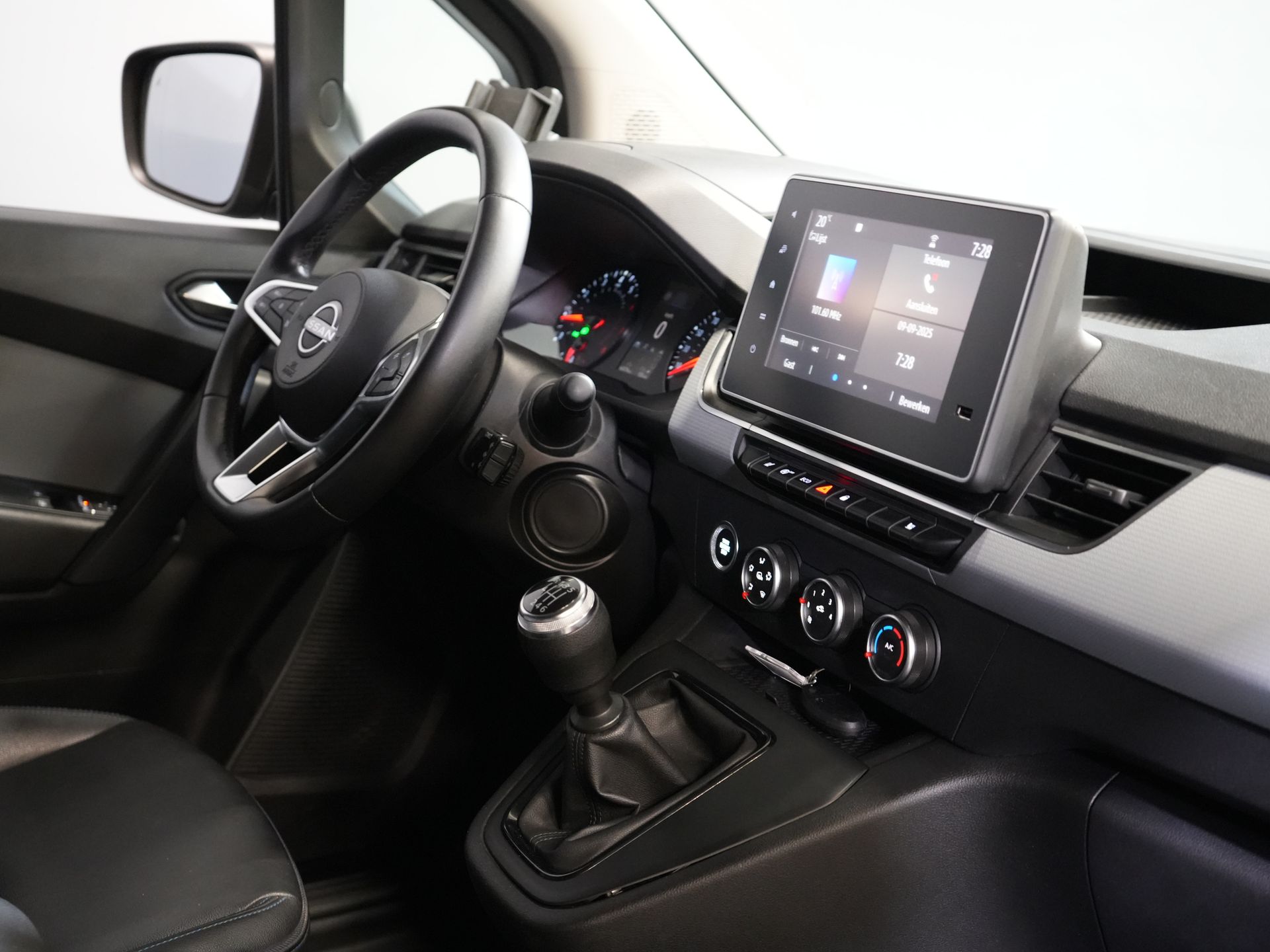 Nissan Townstar Bestelbus N-Connecta 130 pk BENZINE Carplay/ Stoelverw./ Keyless/ Camera/ PDC/ Cruise/ Airco 11