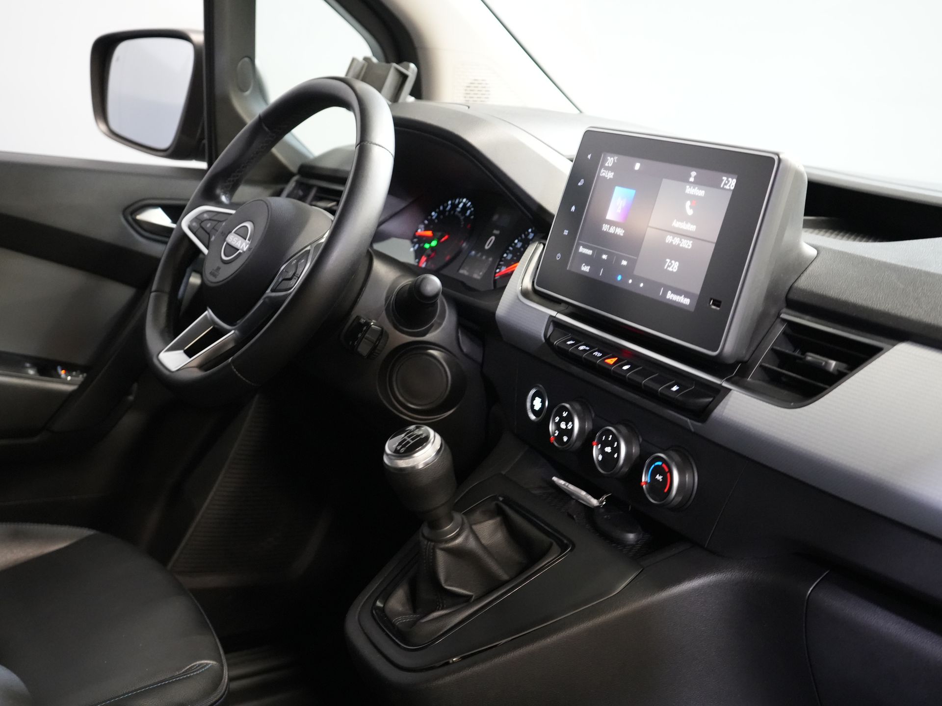 Nissan Townstar Bestelbus N-Connecta 130 pk BENZINE Carplay/ Stoelverw./ Keyless/ Camera/ PDC/ Cruise/ Airco 2