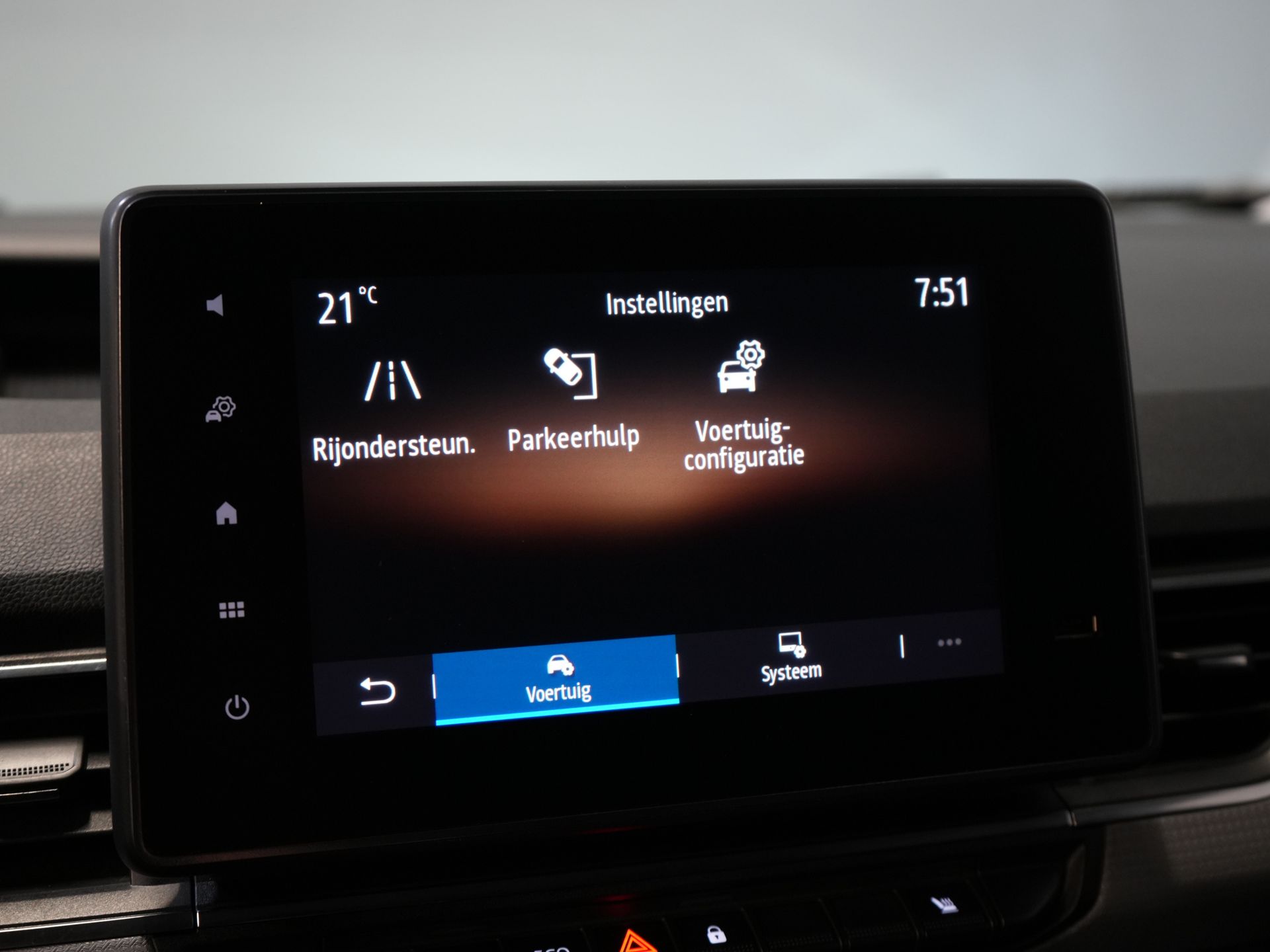 Nissan Townstar Bestelbus N-Connecta 130 pk BENZINE Carplay/ Stoelverw./ Keyless/ Camera/ PDC/ Cruise/ Airco 21