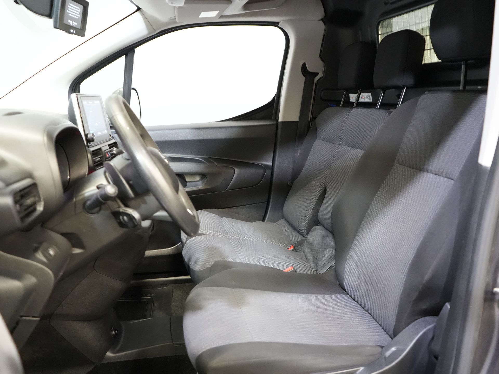 Toyota PROACE CITY Bestelbus 1.2 Turbo 130 pk Aut. BENZINE 3Pers./ Stoelverw./ Climate/ Keyless/ Carplay/ Cruise/ PDC/ Trekhaak 11