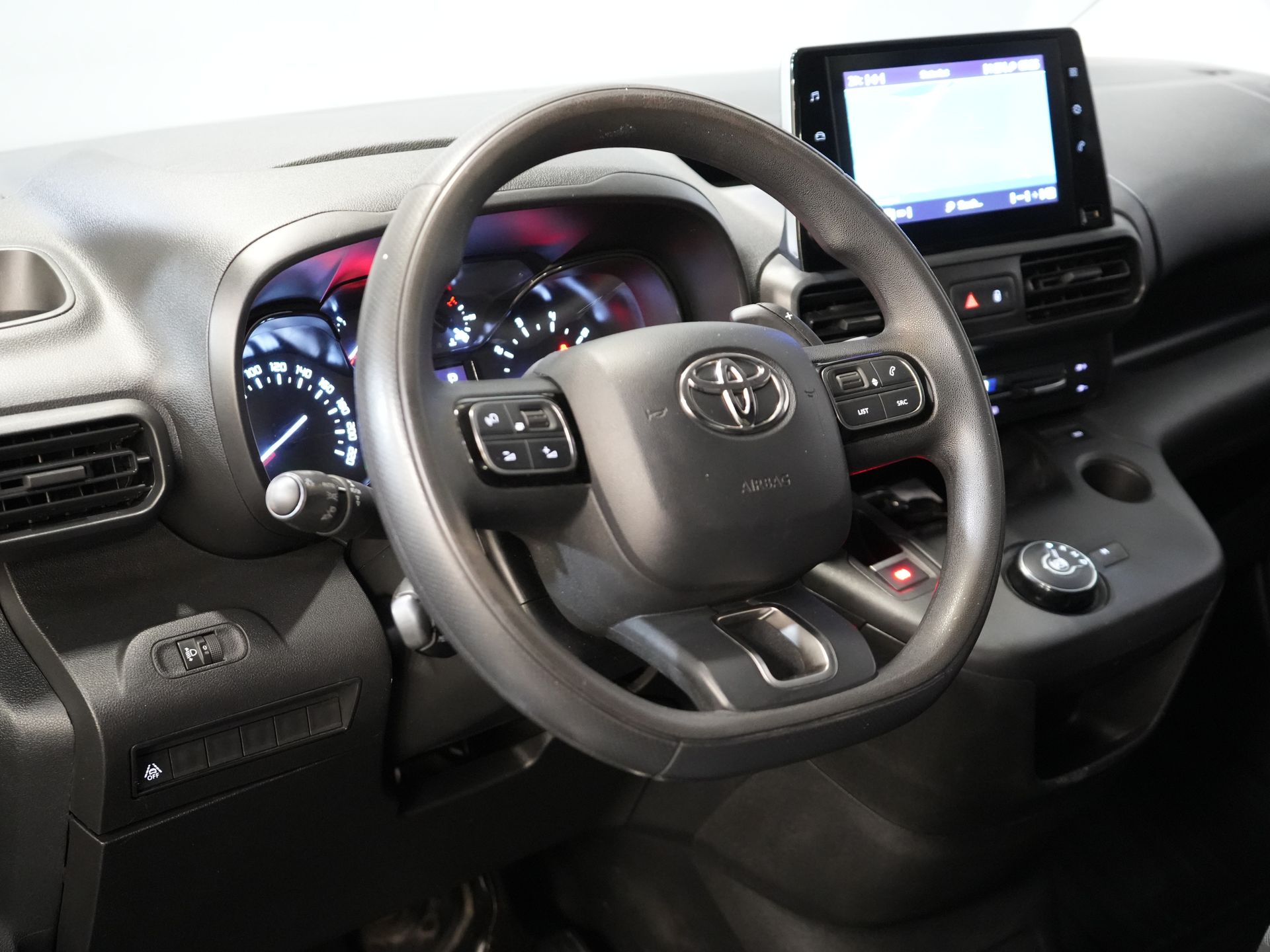 Toyota PROACE CITY Bestelbus 1.2 Turbo 130 pk Aut. BENZINE 3Pers./ Stoelverw./ Climate/ Keyless/ Carplay/ Cruise/ PDC/ Trekhaak 13