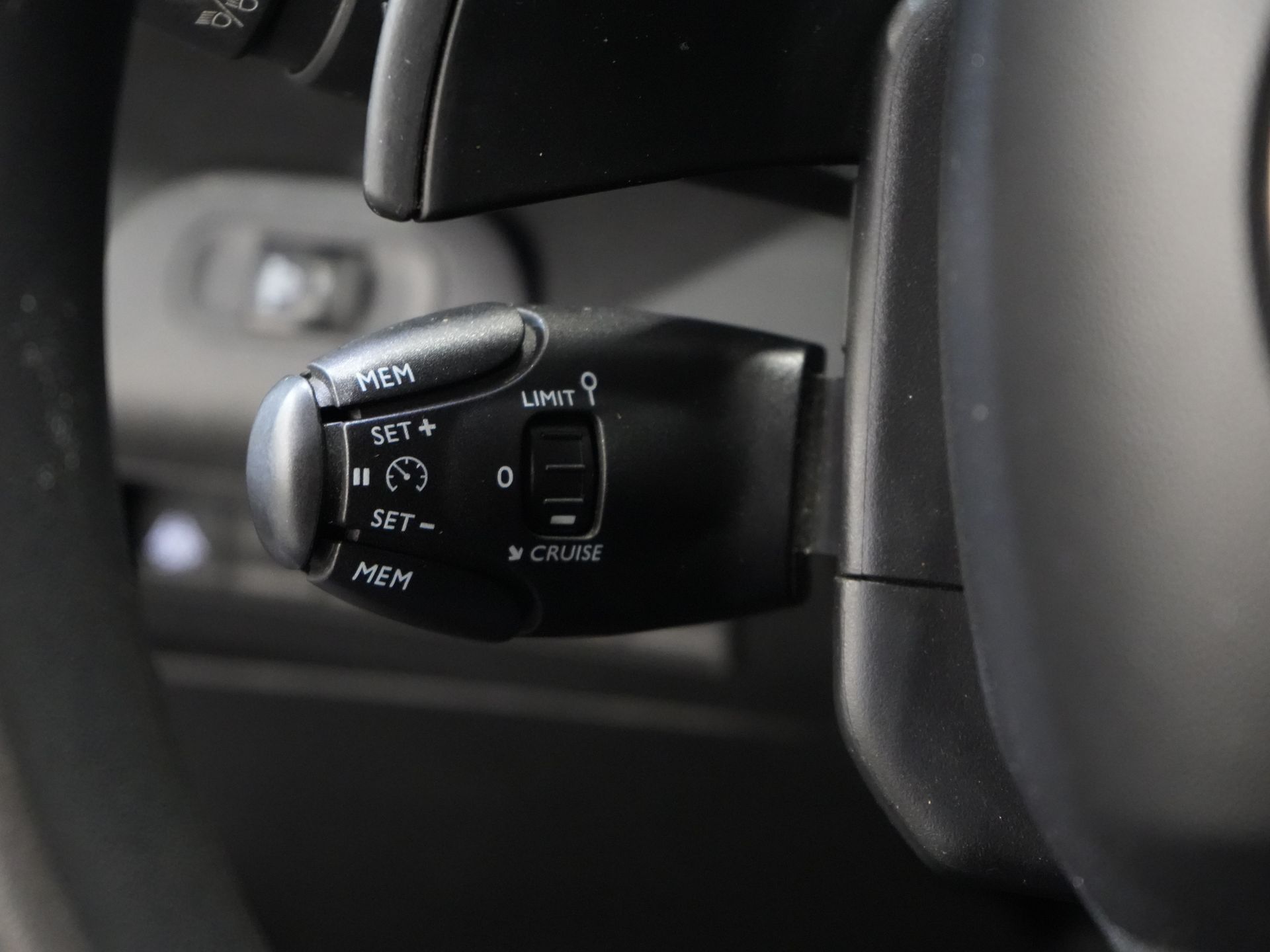 Toyota PROACE CITY Bestelbus 1.2 Turbo 130 pk Aut. BENZINE 3Pers./ Stoelverw./ Climate/ Keyless/ Carplay/ Cruise/ PDC/ Trekhaak 18