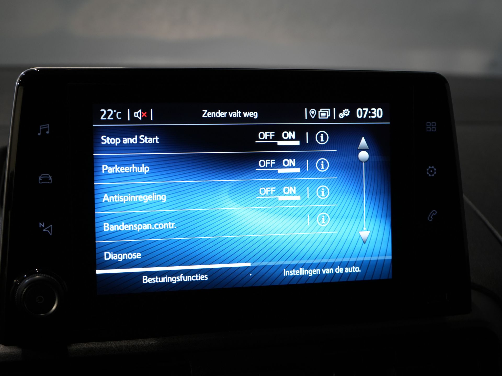 Toyota PROACE CITY Bestelbus 1.2 Turbo 130 pk Aut. BENZINE 3Pers./ Stoelverw./ Climate/ Keyless/ Carplay/ Cruise/ PDC/ Trekhaak 24