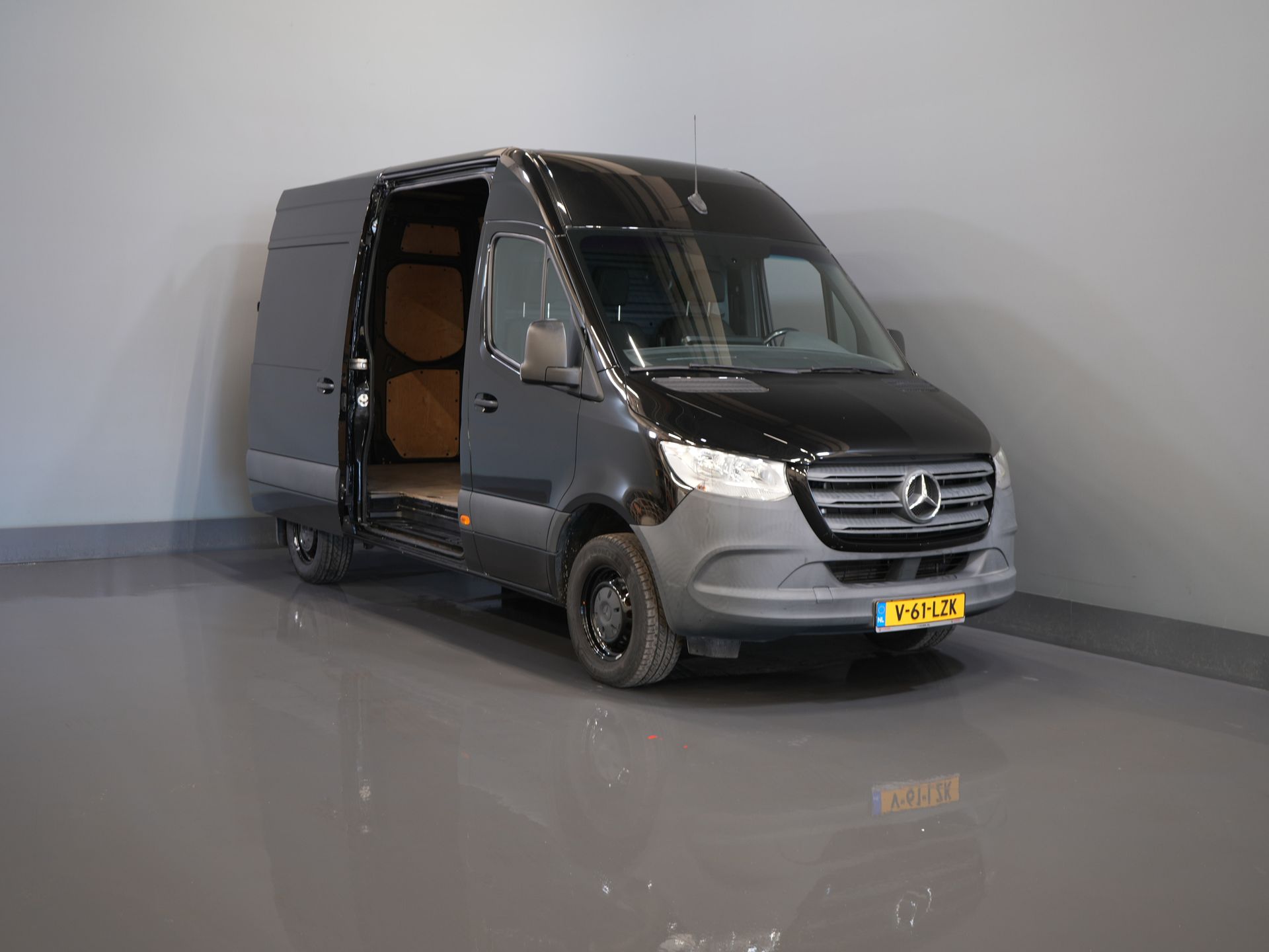 Mercedes-Benz Sprinter Bestelbus 319 3.0 CDI V6 Aut. L2H2 BPM VRIJ! 3.5t Trekverm./ Carplay/ Camera/ Trekhaak/ Airco 8