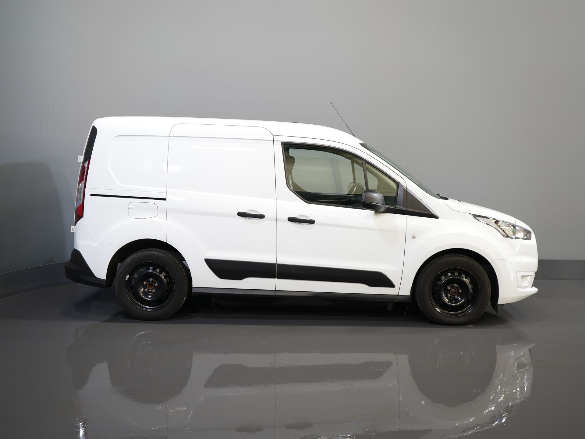 Ford Transit Connect Bestelbus 1.0 Ecoboost 100 pk Trend BENZINE BPM VRIJ! Standkachel/ Stoelverw./ PDC/ Cruise/ Trekhaak/ Airco 10