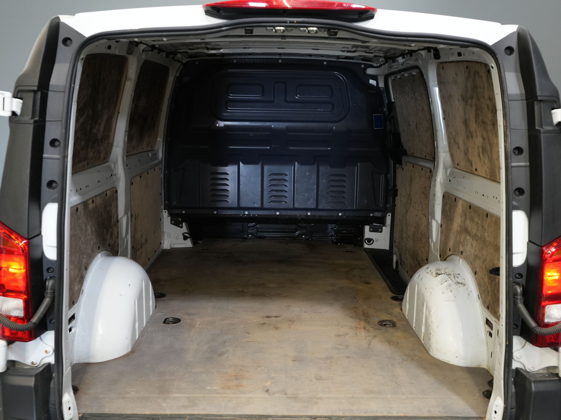 Mercedes-Benz Vito Bestelbus 110 CDI L2 BPM VRIJ! Carplay/ 3 Pers./ Cruise/ Camera/ Trekhaak/ Airco 14