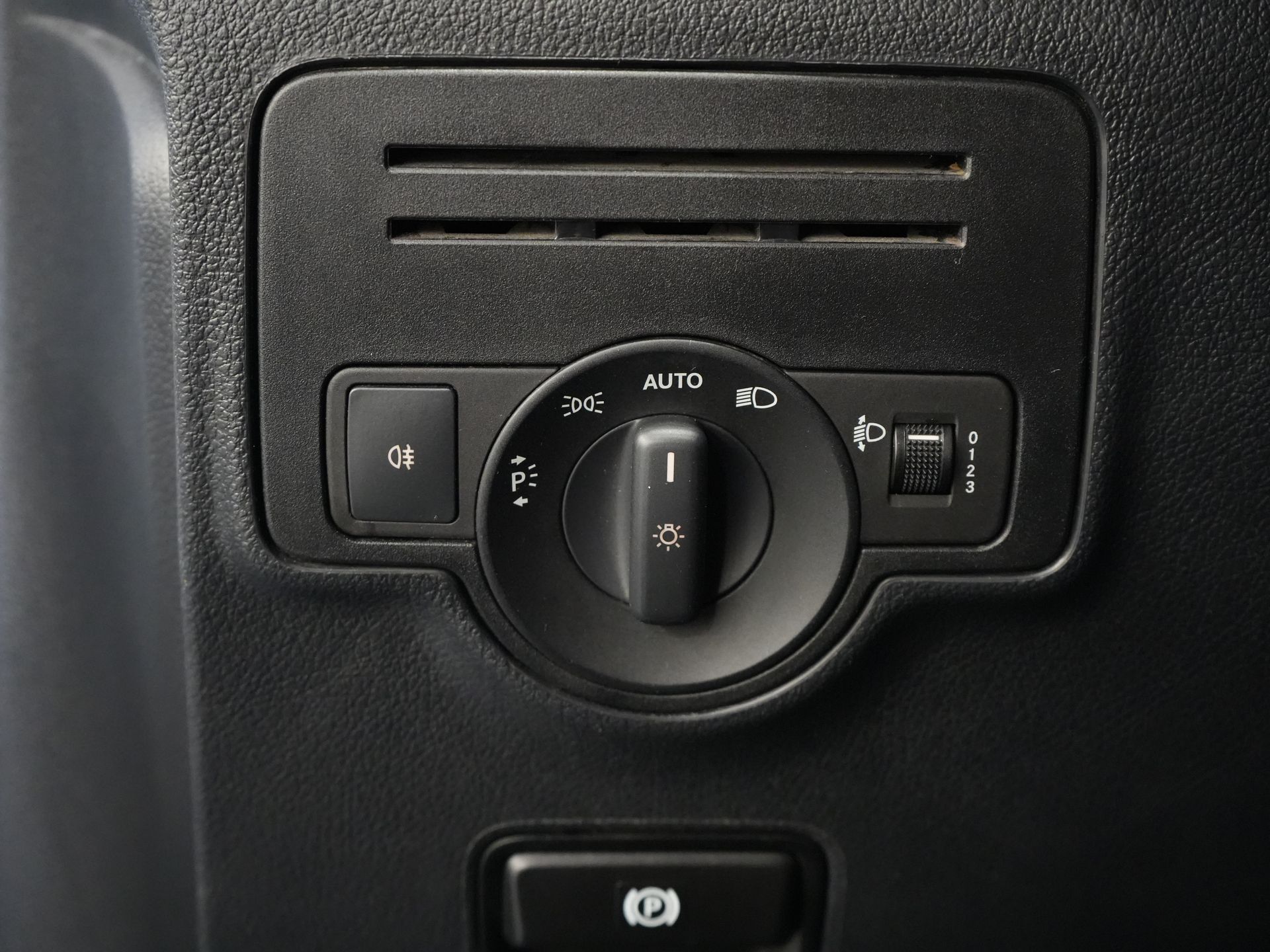 Mercedes-Benz Vito Bestelbus 110 CDI L2 BPM VRIJ! Carplay/ 3 Pers./ Cruise/ Camera/ Trekhaak/ Airco 17