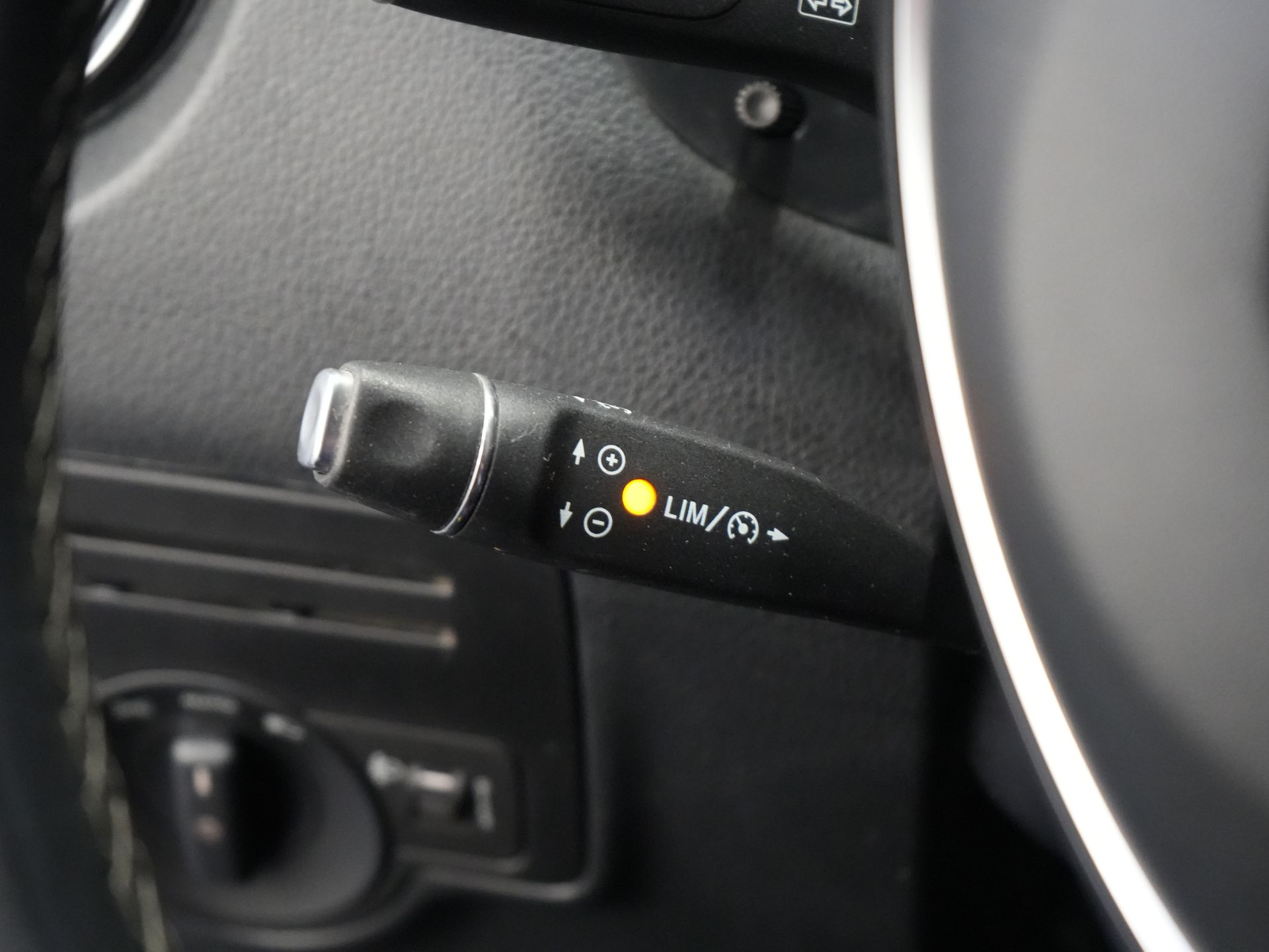 Mercedes-Benz Vito Bestelbus 110 CDI L2 BPM VRIJ! Carplay/ 3 Pers./ Cruise/ Camera/ Trekhaak/ Airco 18