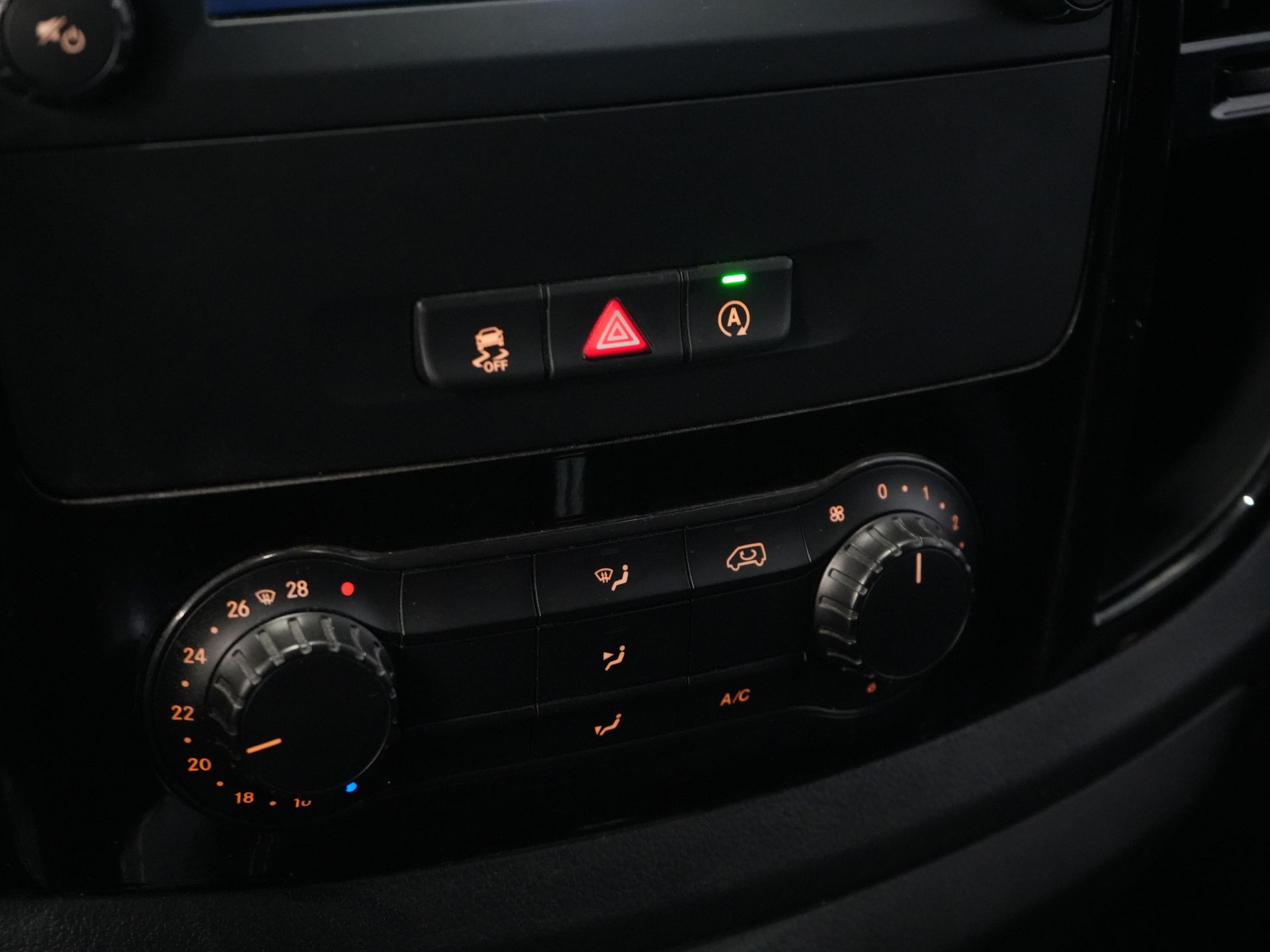 Mercedes-Benz Vito Bestelbus 110 CDI L2 BPM VRIJ! Carplay/ 3 Pers./ Cruise/ Camera/ Trekhaak/ Airco 20