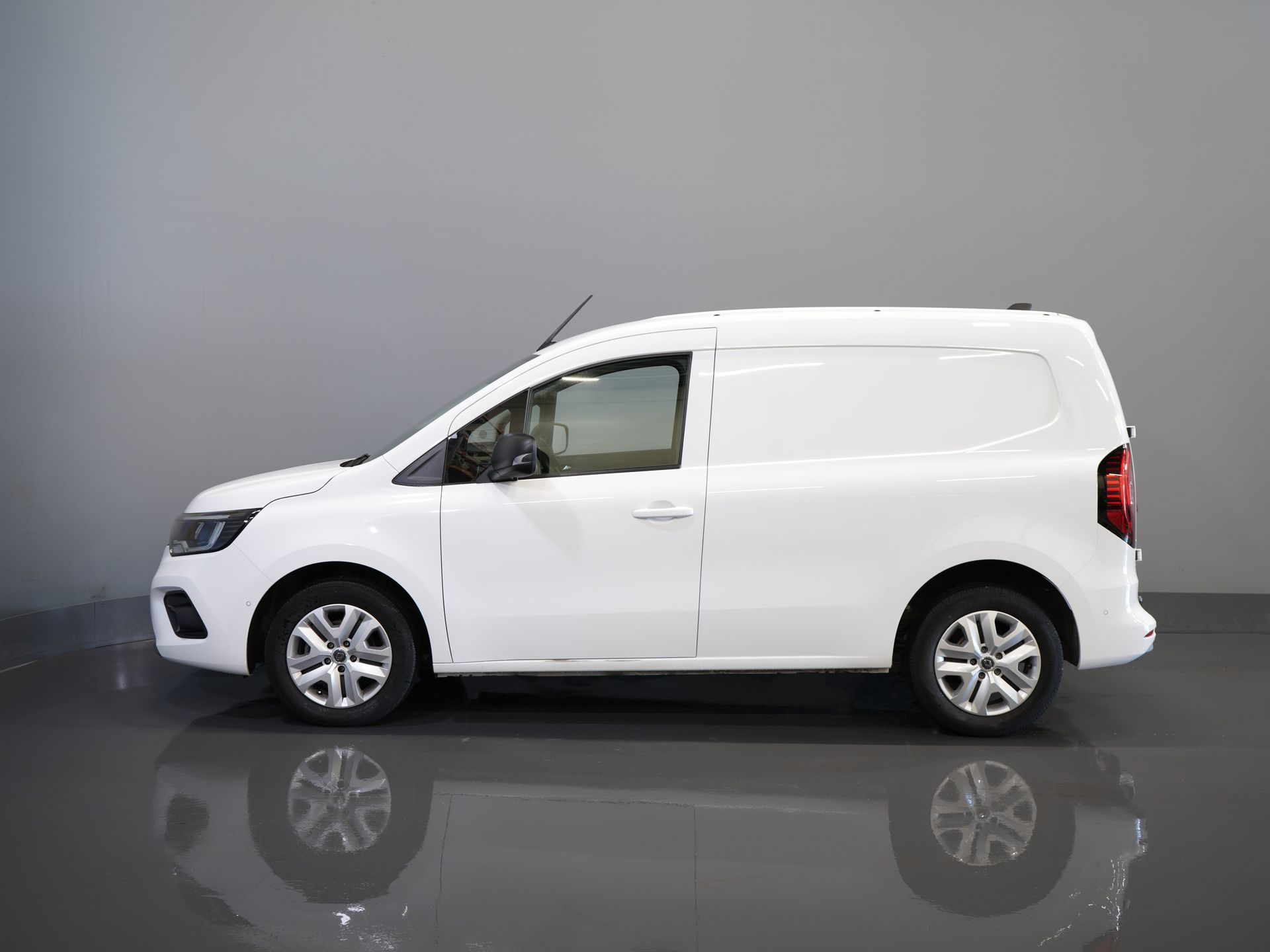 Renault Kangoo Bestelbus 1.5 dCi 95 pk Aut. BPM VRIJ NL Auto/ Carplay/ Camera/ Cruise/ LMV/ Trekhaak/ PDC 9