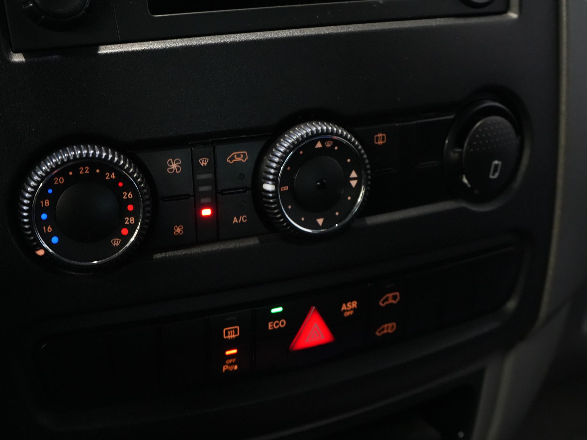 Mercedes-Benz Sprinter Personenvervoer 213 2.2 CDI Aut. L2H2 €12.705,- Incl. BTW (BPM VRIJ) EXPORT Combi/ 9 Persoons/ Kombi/ 9P/ Airco/ PDC 17