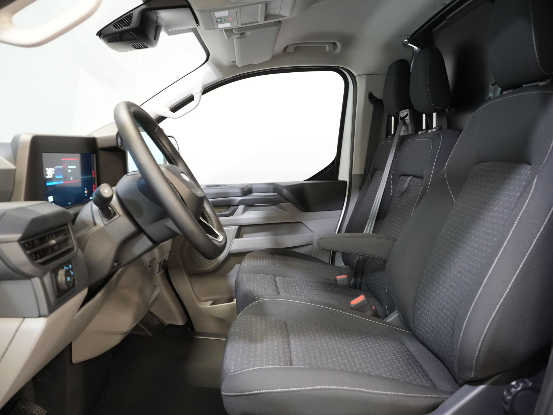 Ford E-Transit Custom Bestelbus 340 L2 65 kWh 330 km WLTP 2.3t Trekverm./ Snellader/ LED/ Standkachel/ Stoelverw./ Stuur.Verw./ Voorruit.Verw./ Carplay/ Camera/ 11