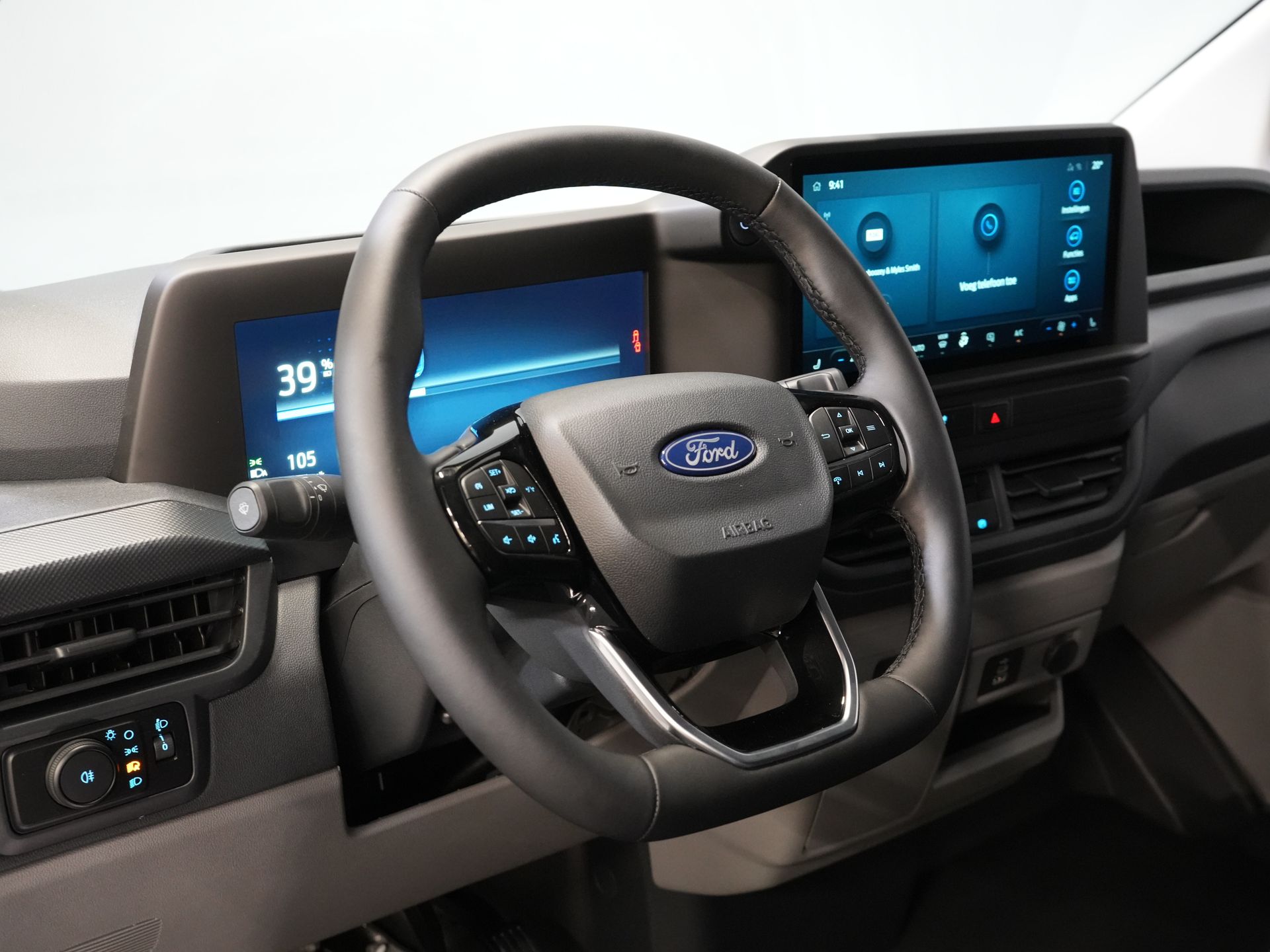 Ford E-Transit Custom Bestelbus 340 L2 65 kWh 330 km WLTP 2.3t Trekverm./ Snellader/ LED/ Standkachel/ Stoelverw./ Stuur.Verw./ Voorruit.Verw./ Carplay/ Camera/ 13