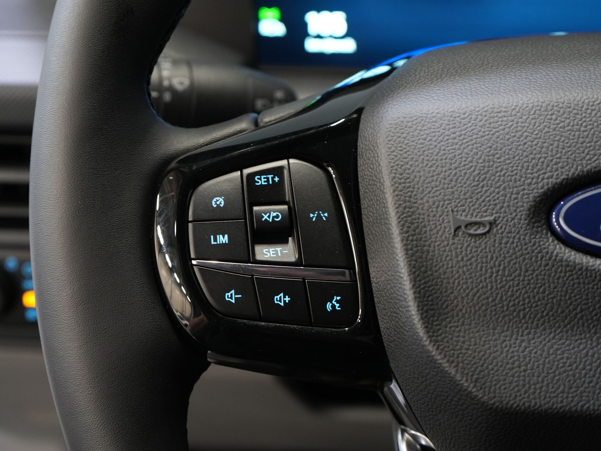 Ford E-Transit Custom Bestelbus 340 L2 65 kWh 330 km WLTP 2.3t Trekverm./ Snellader/ LED/ Standkachel/ Stoelverw./ Stuur.Verw./ Voorruit.Verw./ Carplay/ Camera/ 19