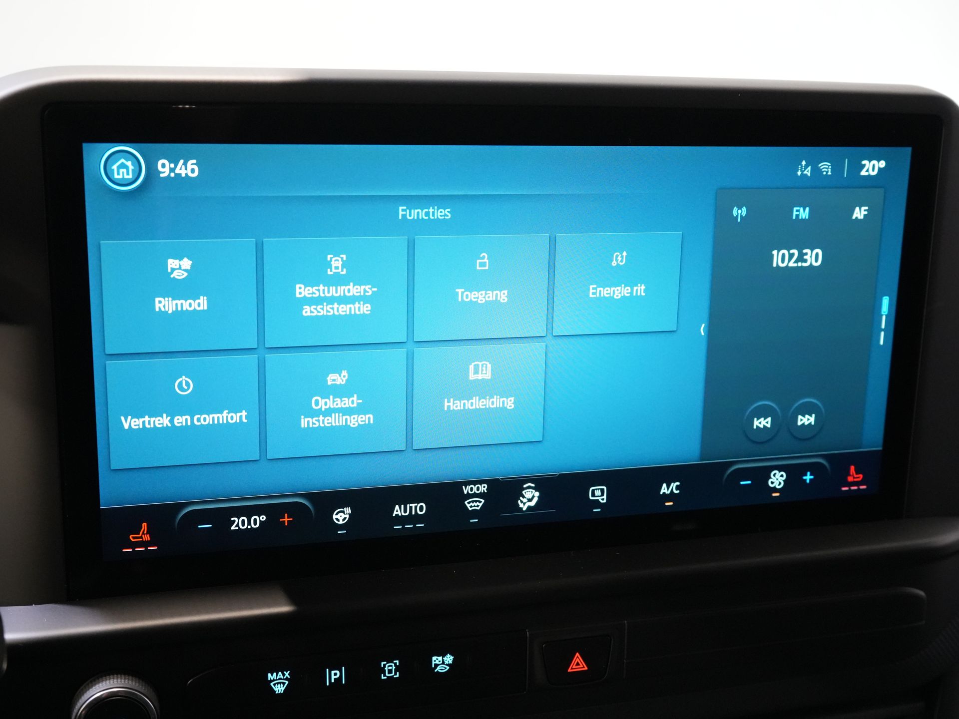 Ford E-Transit Custom Bestelbus 340 L2 65 kWh 330 km WLTP 2.3t Trekverm./ Snellader/ LED/ Standkachel/ Stoelverw./ Stuur.Verw./ Voorruit.Verw./ Carplay/ Camera/ 24