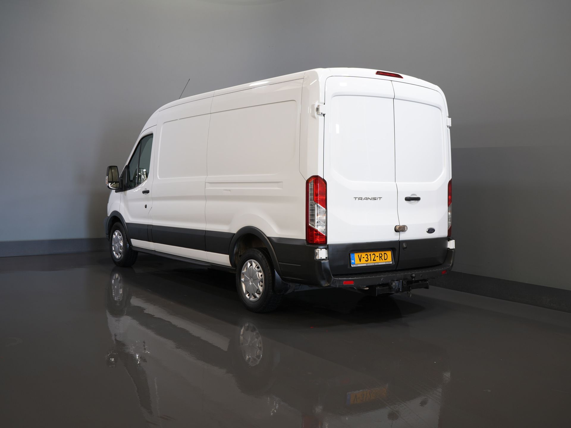 Ford Transit Bestelbus 330 2.0 TDCI 130 pk Trend Aut. L3H2 Carplay/ Camera/ PDC/ Cruise/ Trekhaak/ Airco 1