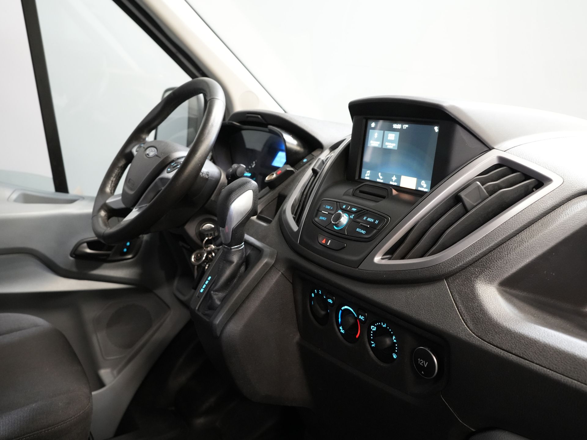 Ford Transit Bestelbus 330 2.0 TDCI 130 pk Trend Aut. L3H2 Carplay/ Camera/ PDC/ Cruise/ Trekhaak/ Airco 2