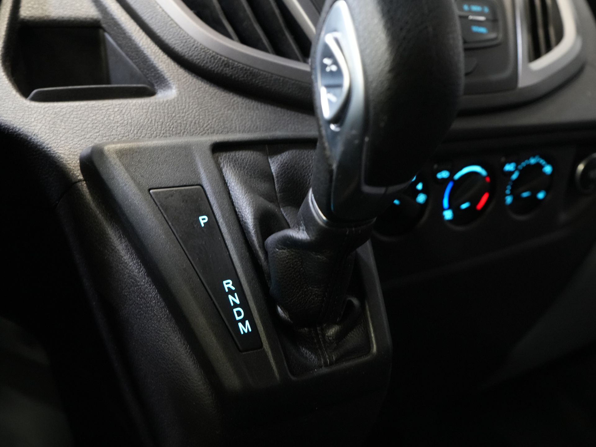 Ford Transit Bestelbus 330 2.0 TDCI 130 pk Trend Aut. L3H2 Carplay/ Camera/ PDC/ Cruise/ Trekhaak/ Airco 21