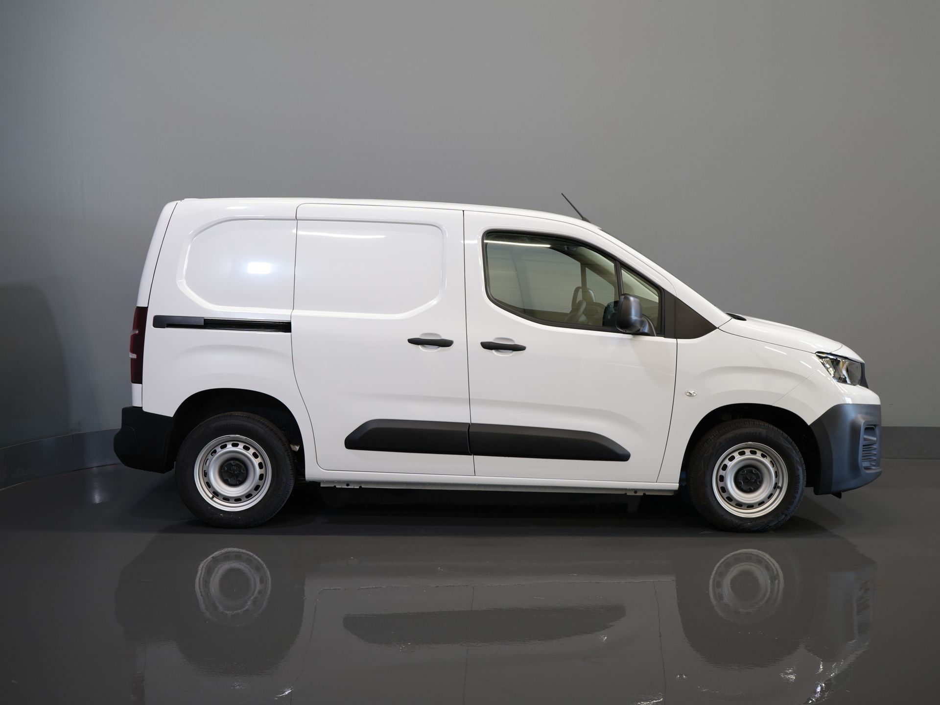 Peugeot Partner Bestelbus 1.2 Turbo 110 pk BPM VRIJ/ BENZINE/ PDC/ Cruise/ Airco 10