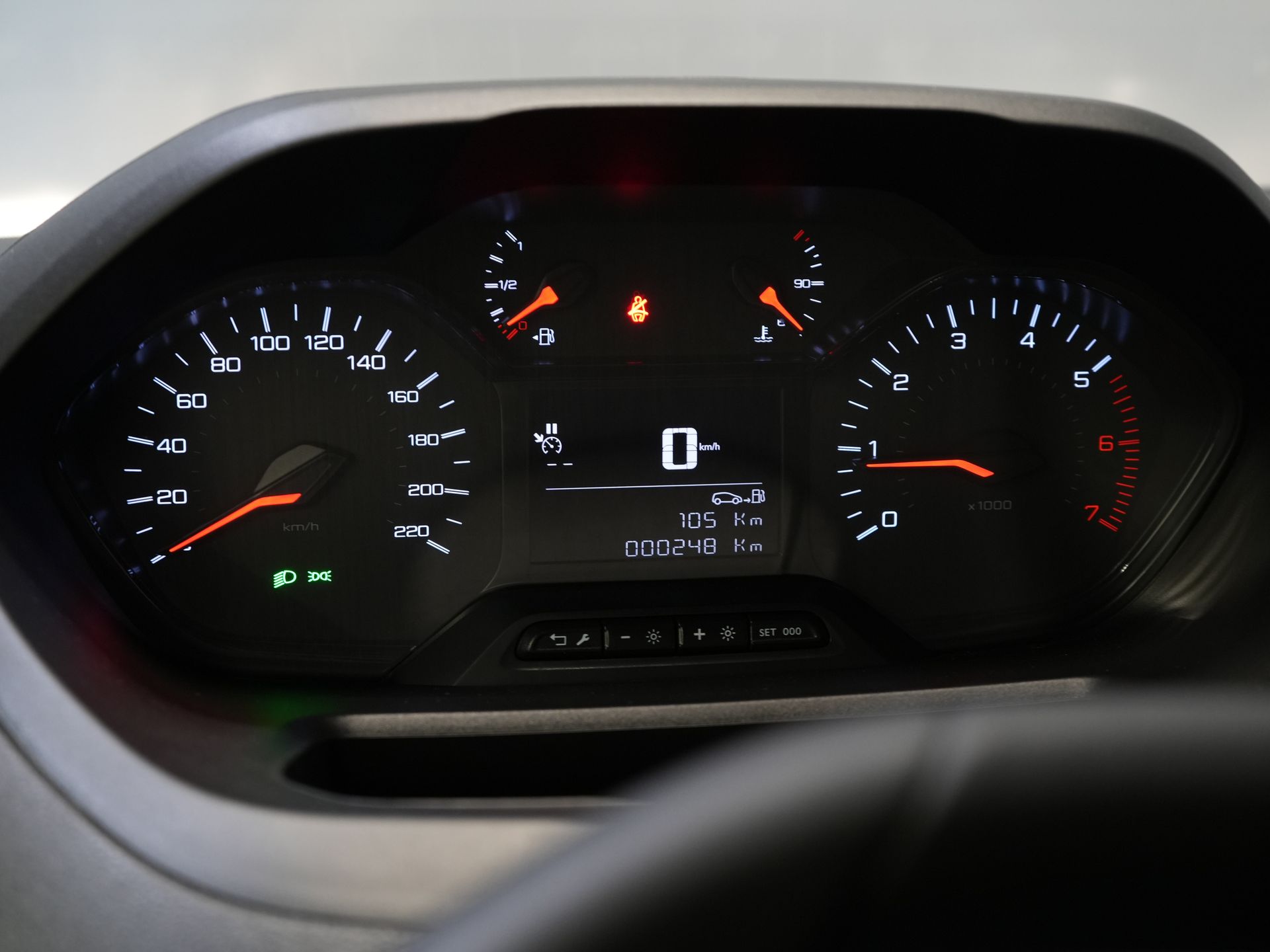 Peugeot Partner Bestelbus 1.2 Turbo 110 pk BPM VRIJ/ BENZINE/ PDC/ Cruise/ Airco 18