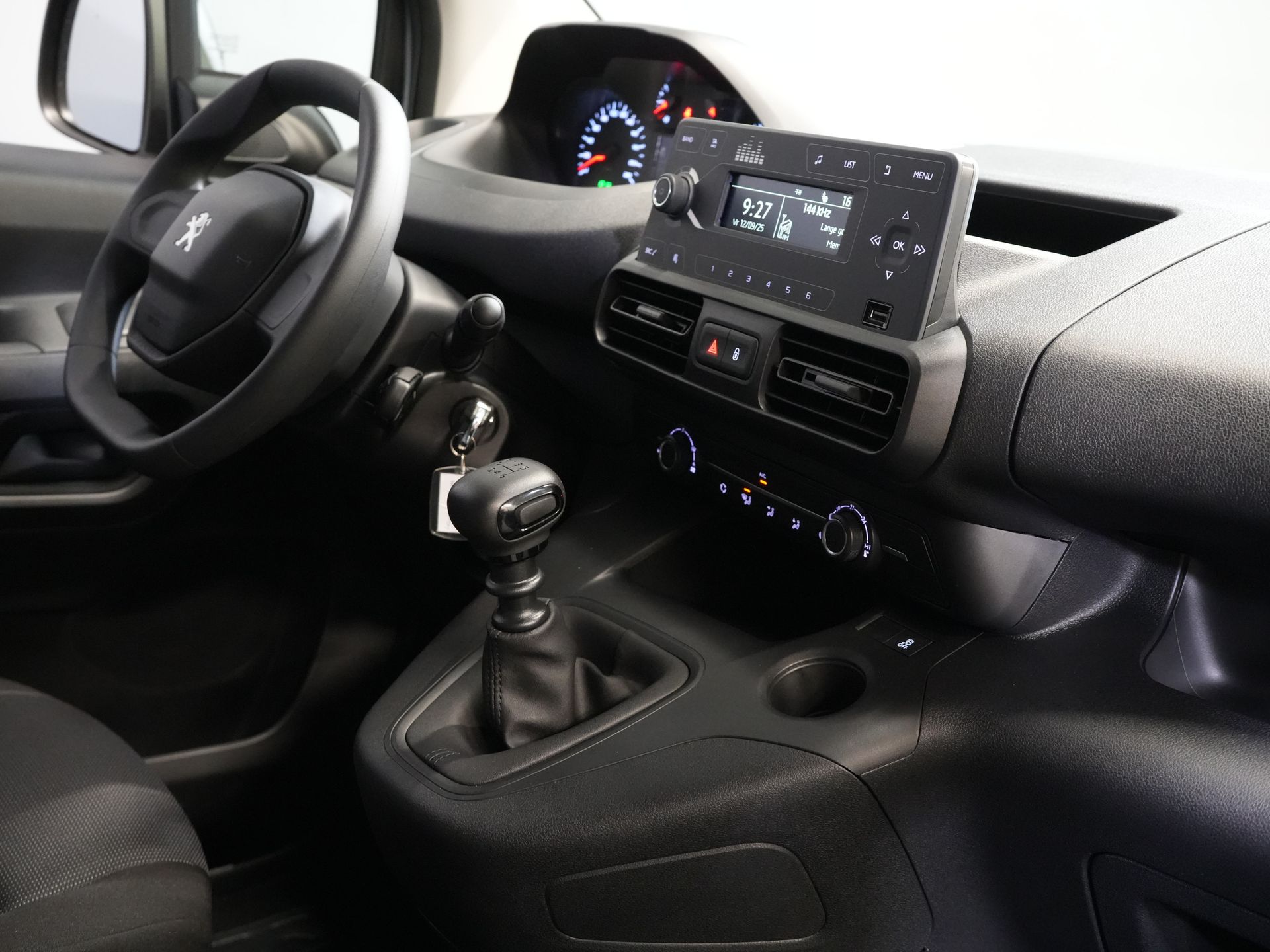 Peugeot Partner Bestelbus 1.2 Turbo 110 pk BPM VRIJ/ BENZINE/ PDC/ Cruise/ Airco 2