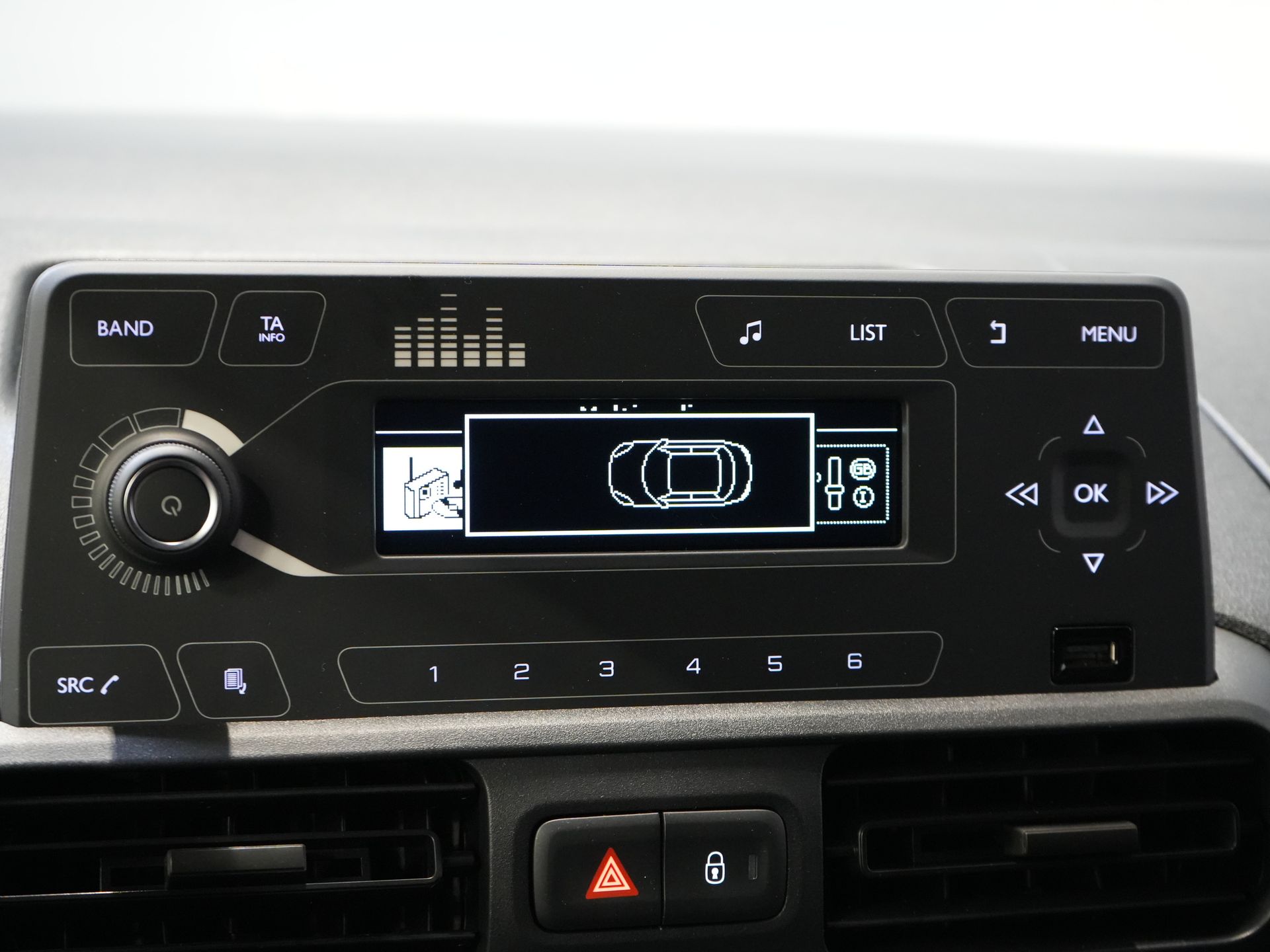 Peugeot Partner Bestelbus 1.2 Turbo 110 pk BPM VRIJ/ BENZINE/ PDC/ Cruise/ Airco 21