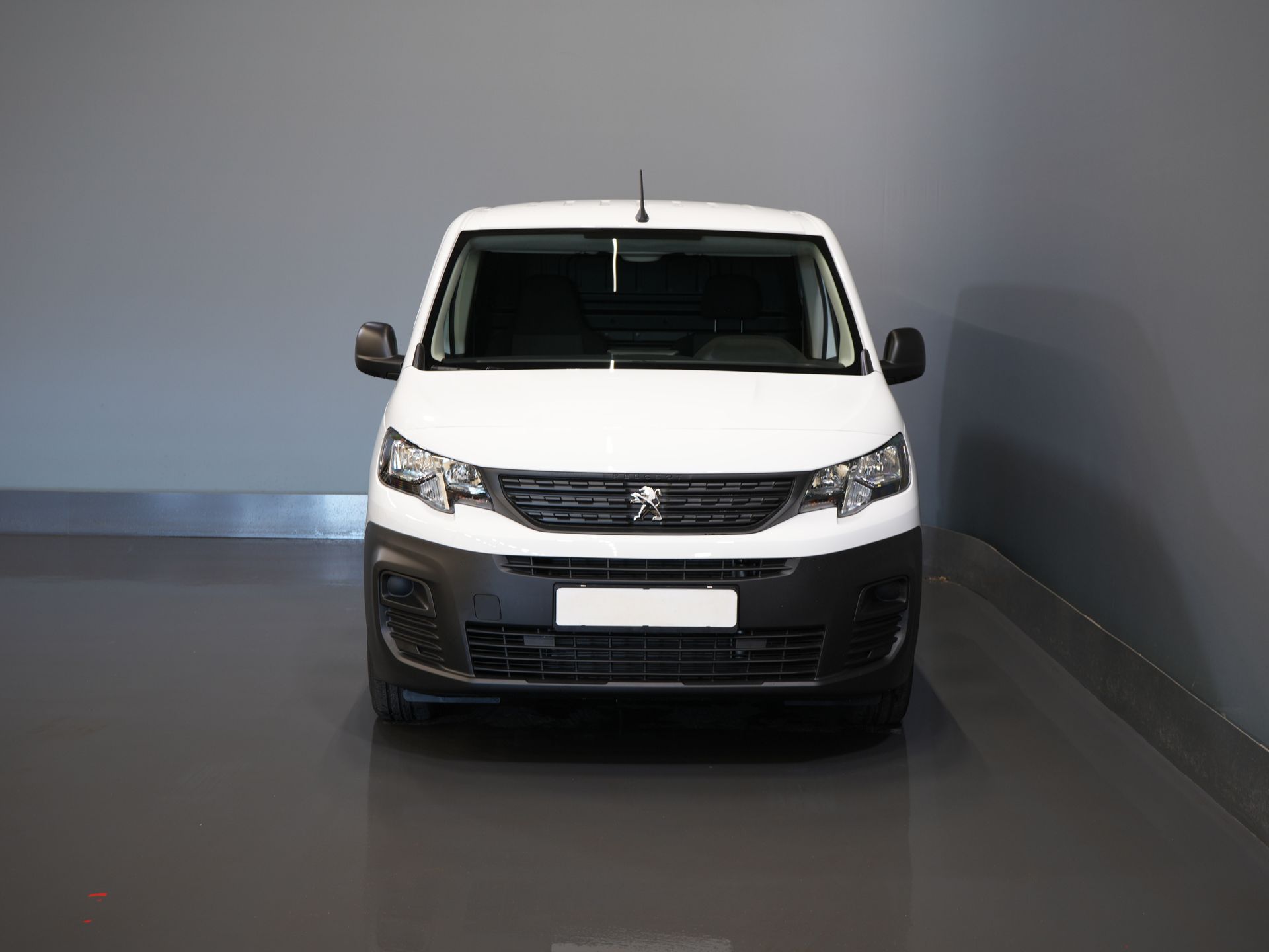 Peugeot Partner Bestelbus 1.2 Turbo 110 pk BPM VRIJ/ BENZINE/ PDC/ Cruise/ Airco 6