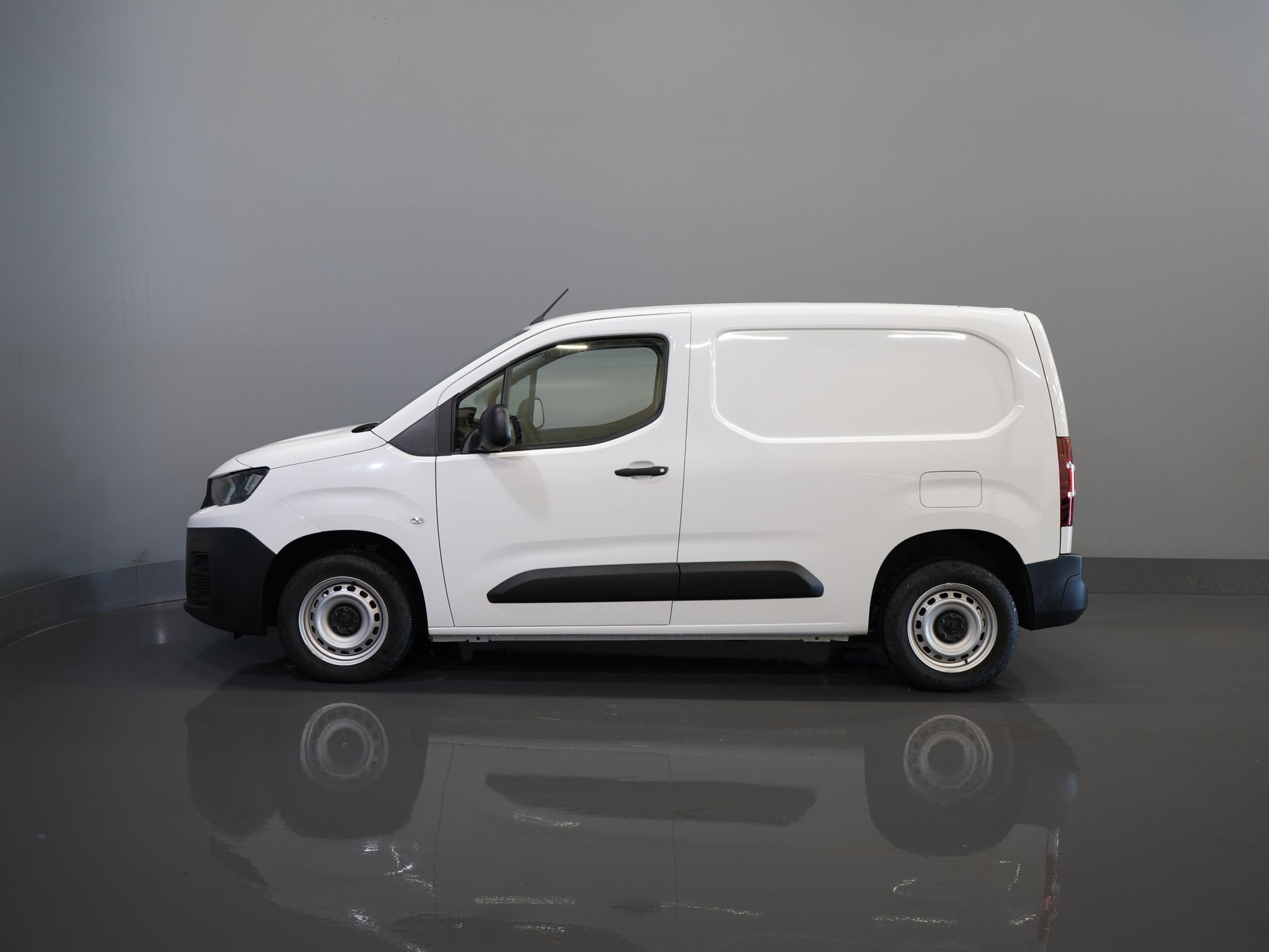 Peugeot Partner Bestelbus 1.2 Turbo 110 pk BPM VRIJ/ BENZINE/ PDC/ Cruise/ Airco 9