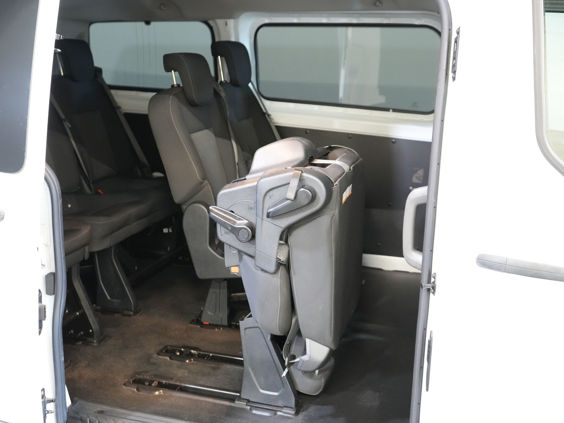 Ford Transit Custom Personenvervoer Tourneo 2.0 TDCI €28.613,- incl. BTW/BPM Trend Combi/ Kombi/ 9 Persoons/ 9 P/ Cruise/ PDC/ Airco 21