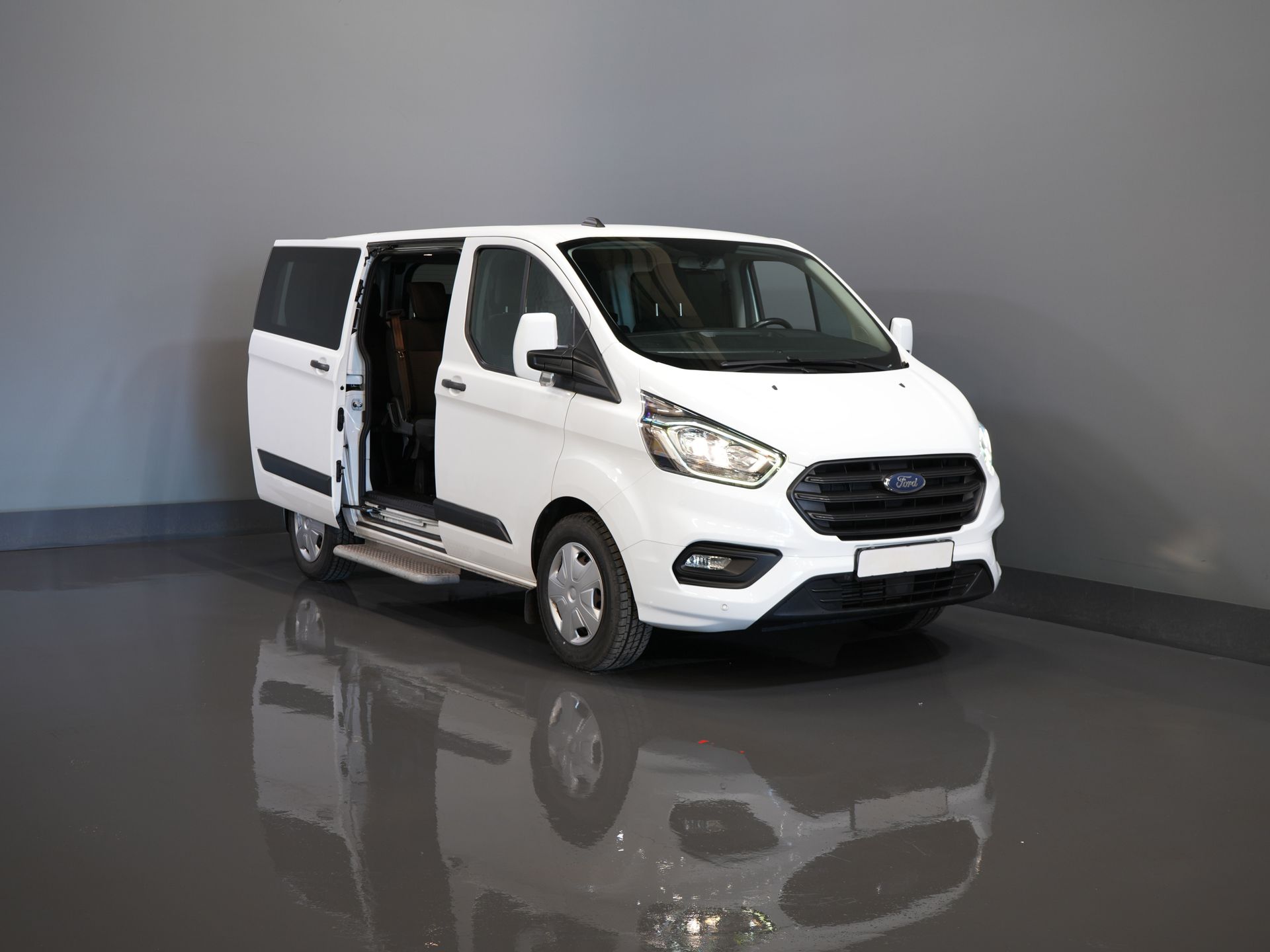 Ford Transit Custom Personenvervoer Tourneo 2.0 TDCI €28.613,- incl. BTW/BPM Trend Combi/ Kombi/ 9 Persoons/ 9 P/ Cruise/ PDC/ Airco 8