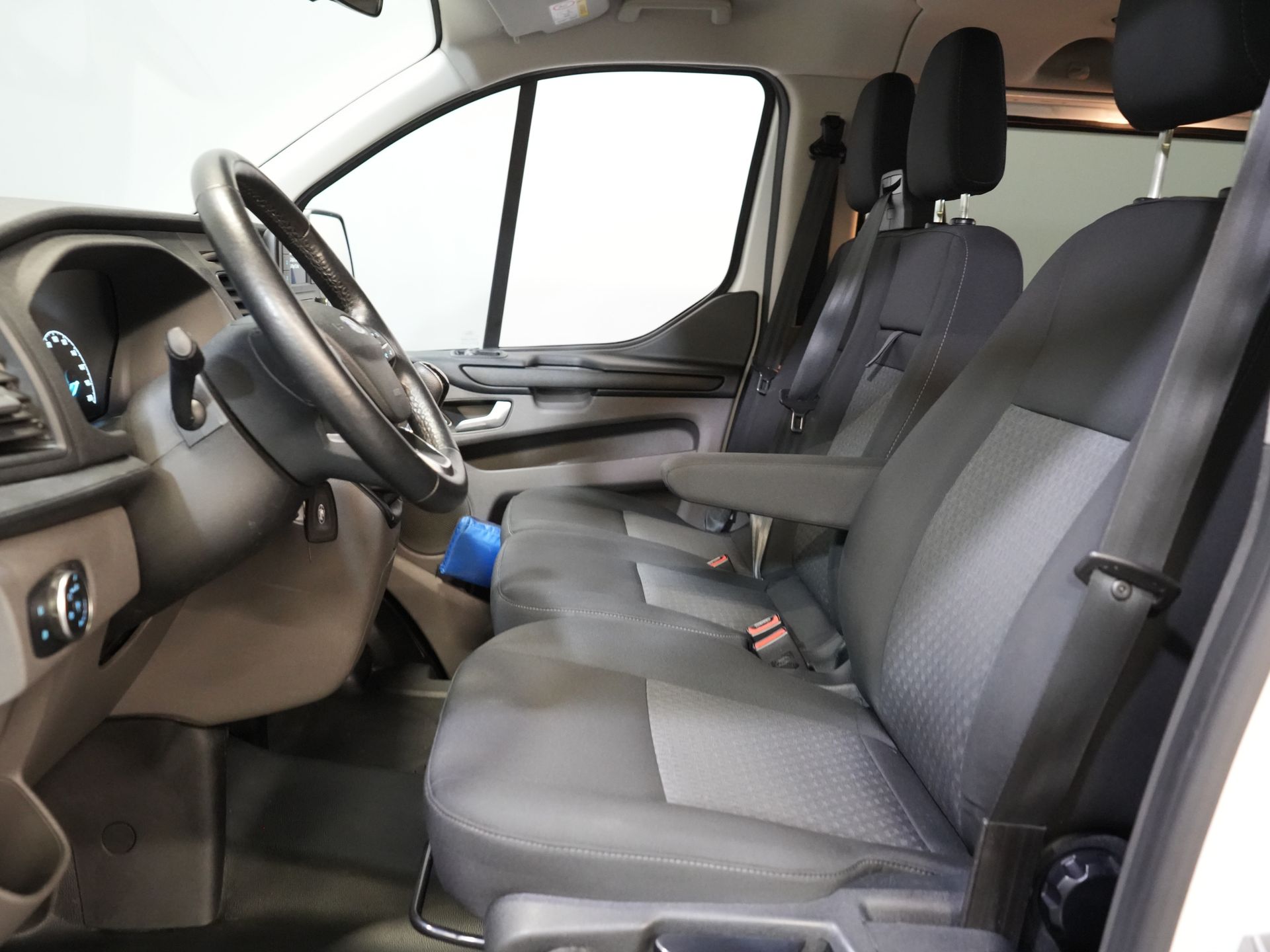 Ford Transit Custom Personenvervoer Tourneo 2.0 TDCI €28.352,- incl. BTW/BPM Trend Combi/ Kombi/ 9 Persoons/ 9 P/ Cruise/ PDC/ Airco 11