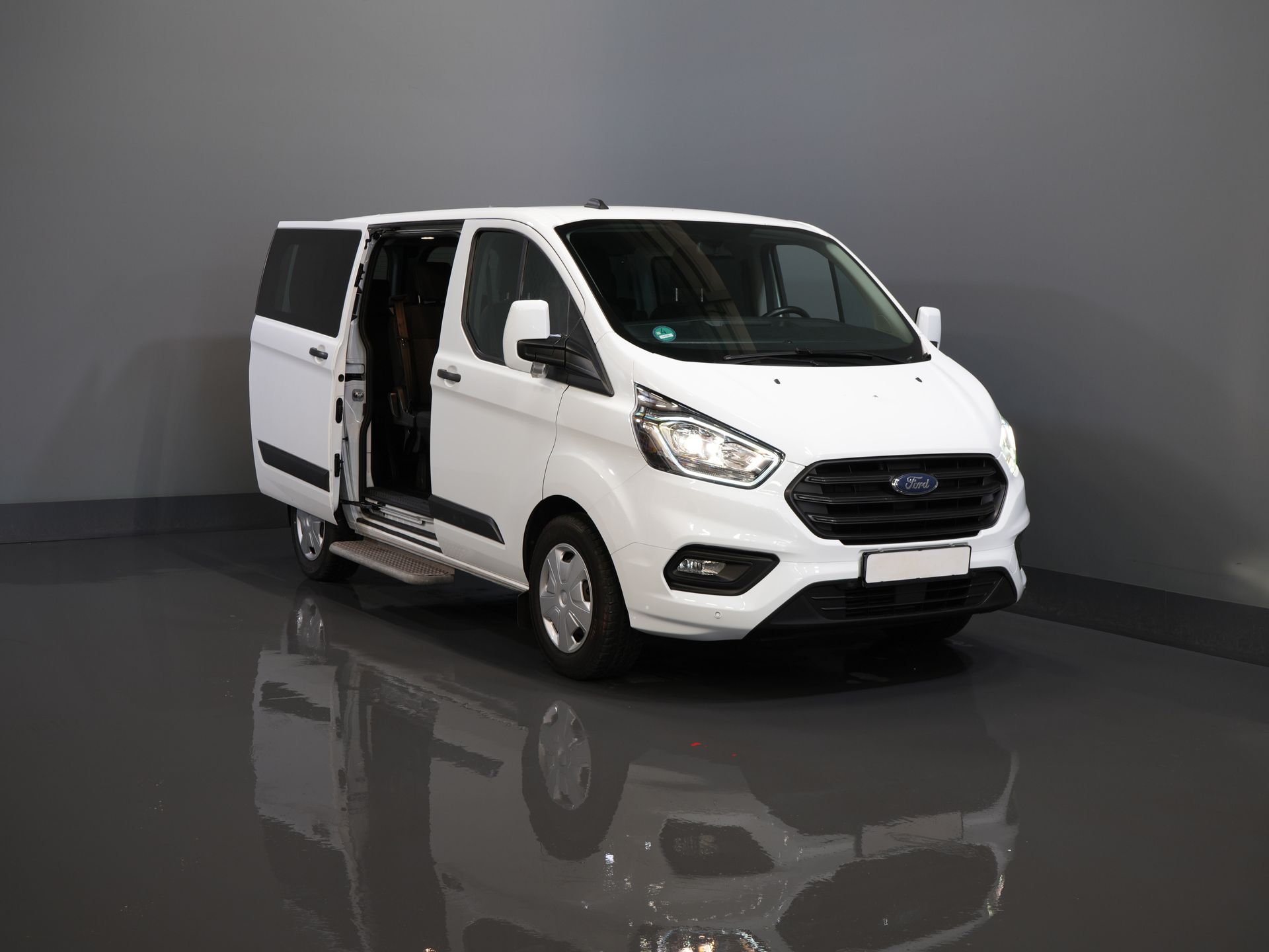 Ford Transit Custom Personenvervoer Tourneo 2.0 TDCI €28.352,- incl. BTW/BPM Trend Combi/ Kombi/ 9 Persoons/ 9 P/ Cruise/ PDC/ Airco 8