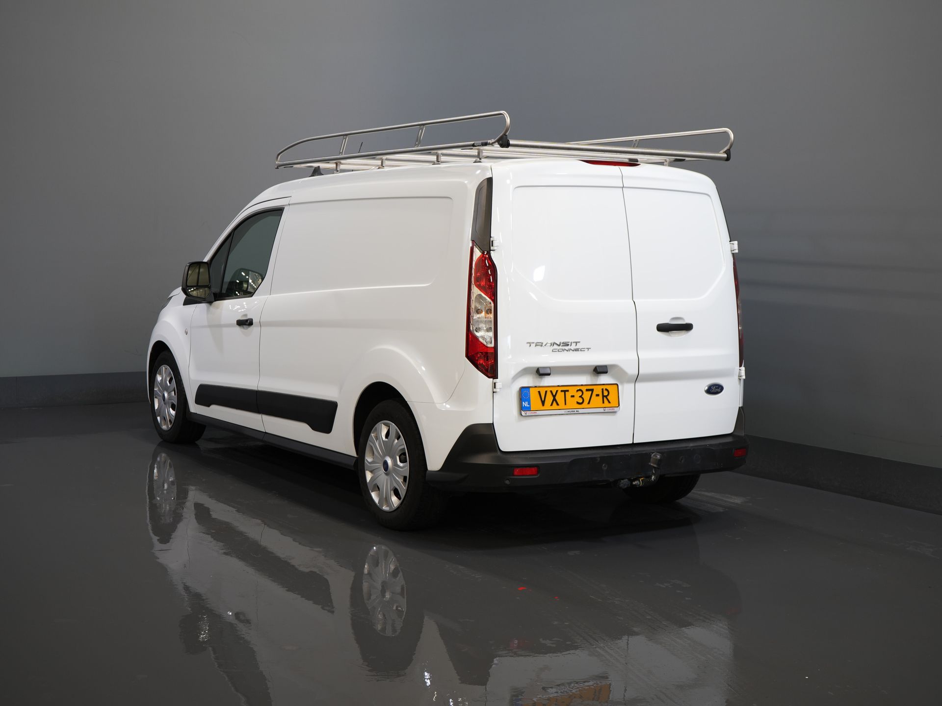 Ford Transit Connect Bestelbus 1.5 TDCI 100 pk L2 Imperiaal/ Inrichting/ Trekhaak/ Cruise/ PDC/ Airco 1