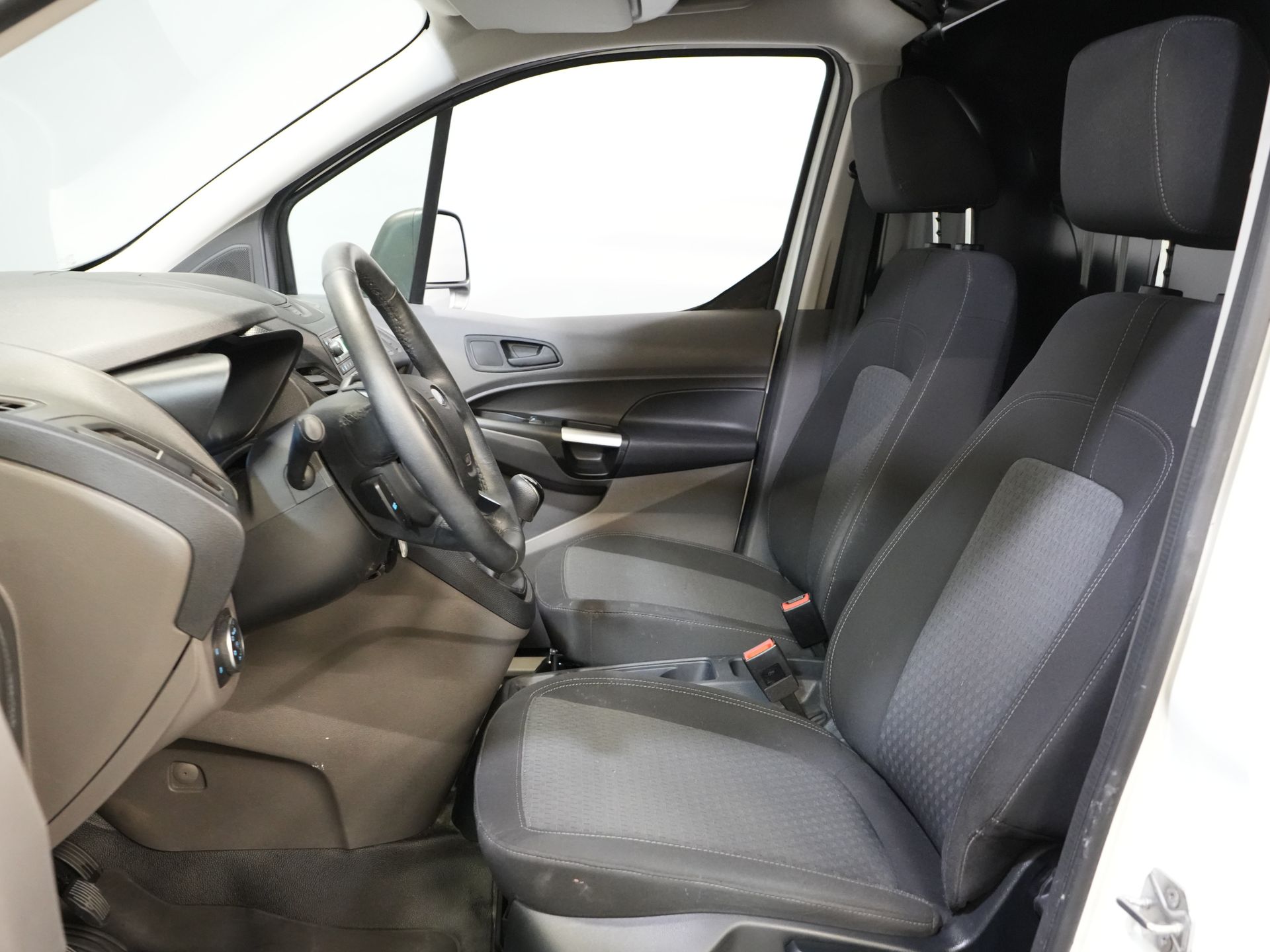 Ford Transit Connect Bestelbus 1.5 TDCI 100 pk L2 Imperiaal/ Inrichting/ Trekhaak/ Cruise/ PDC/ Airco 11