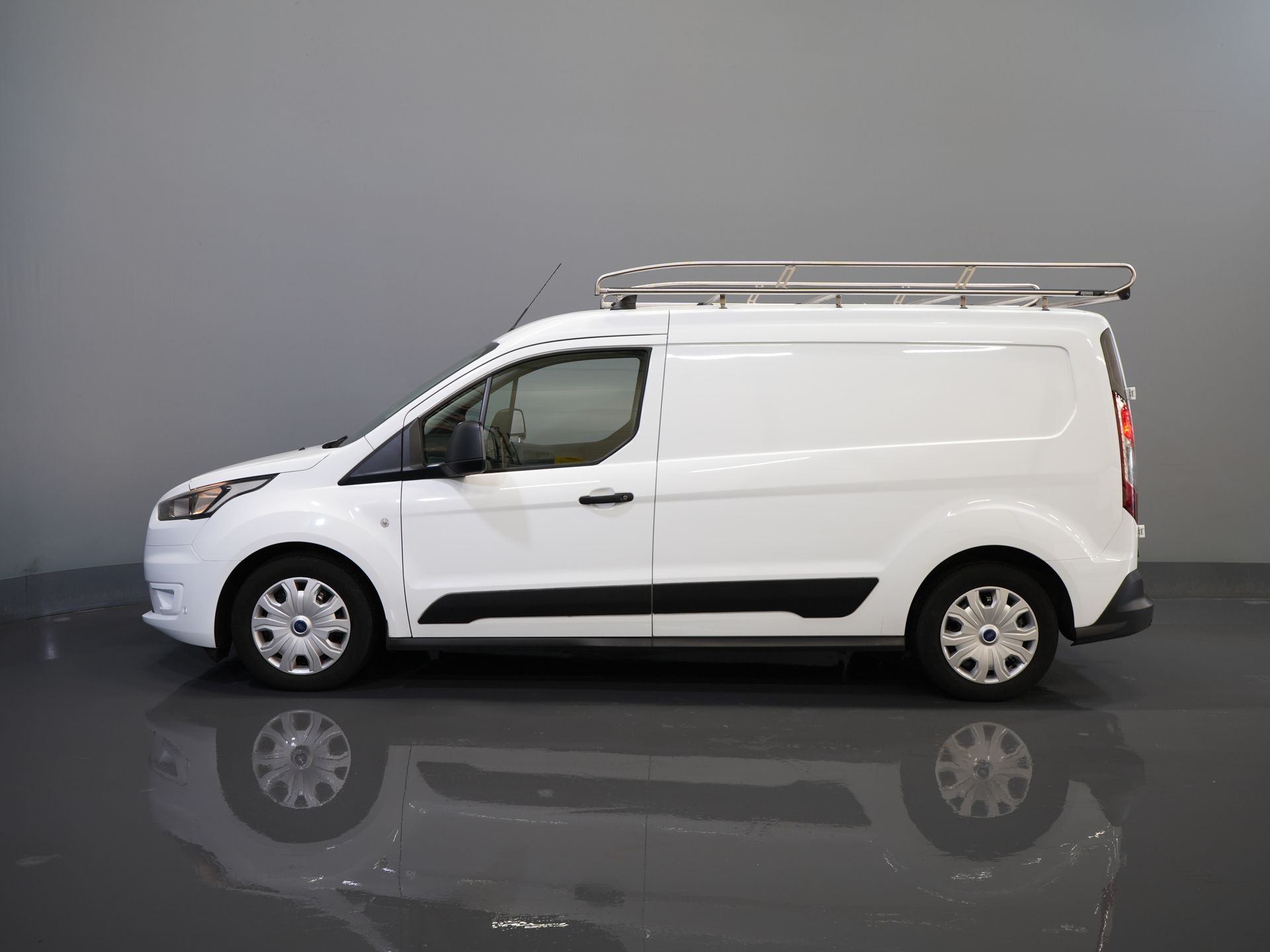 Ford Transit Connect Bestelbus 1.5 TDCI 100 pk L2 Imperiaal/ Inrichting/ Trekhaak/ Cruise/ PDC/ Airco 9