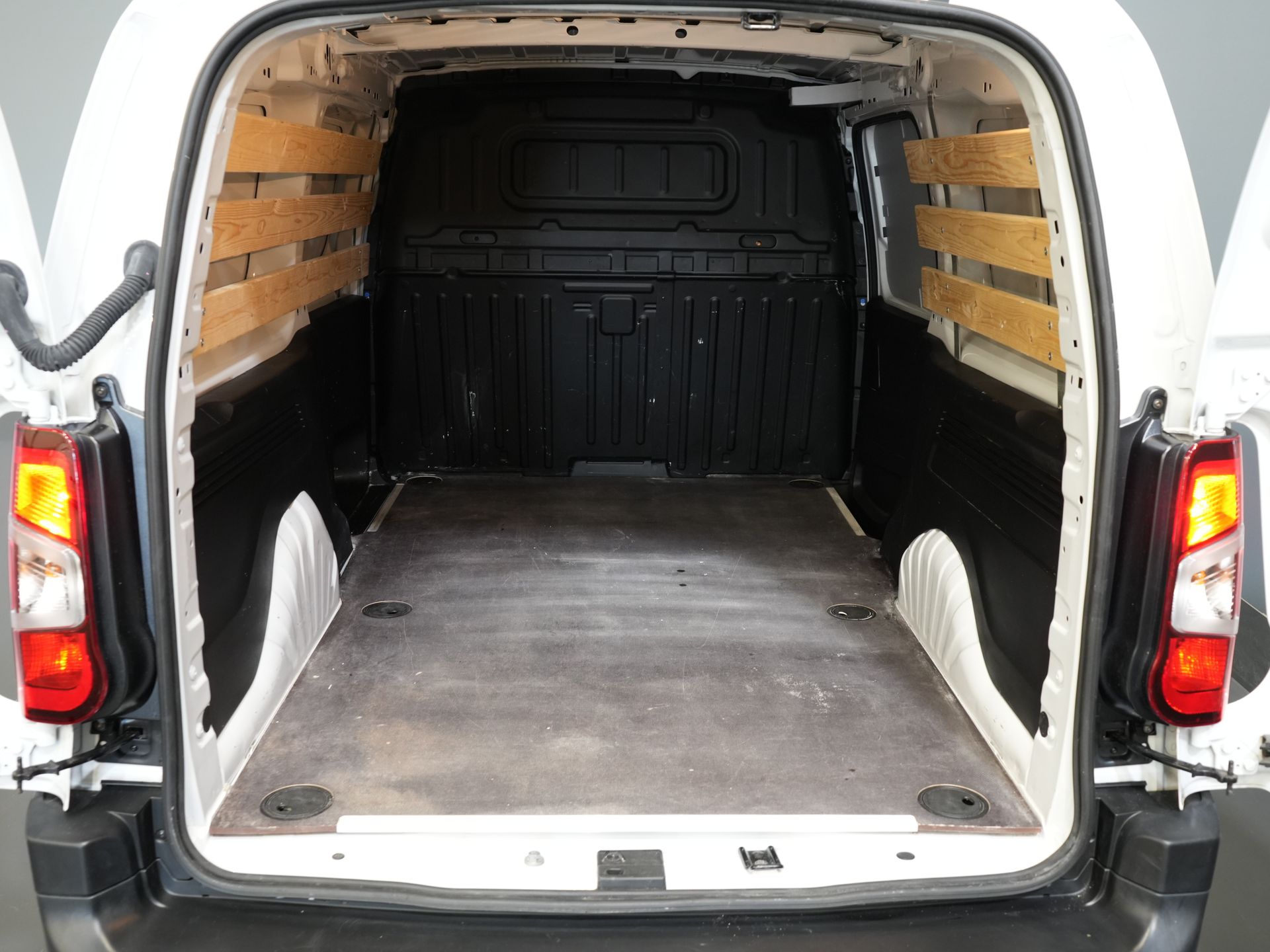 Opel Combo Bestelbus 1.5CDTi 100 pk L2 BPM VRIJ! NL Auto/ Carplay/ Sidebars/ Cruise/ Airco/ Trekhaak 14