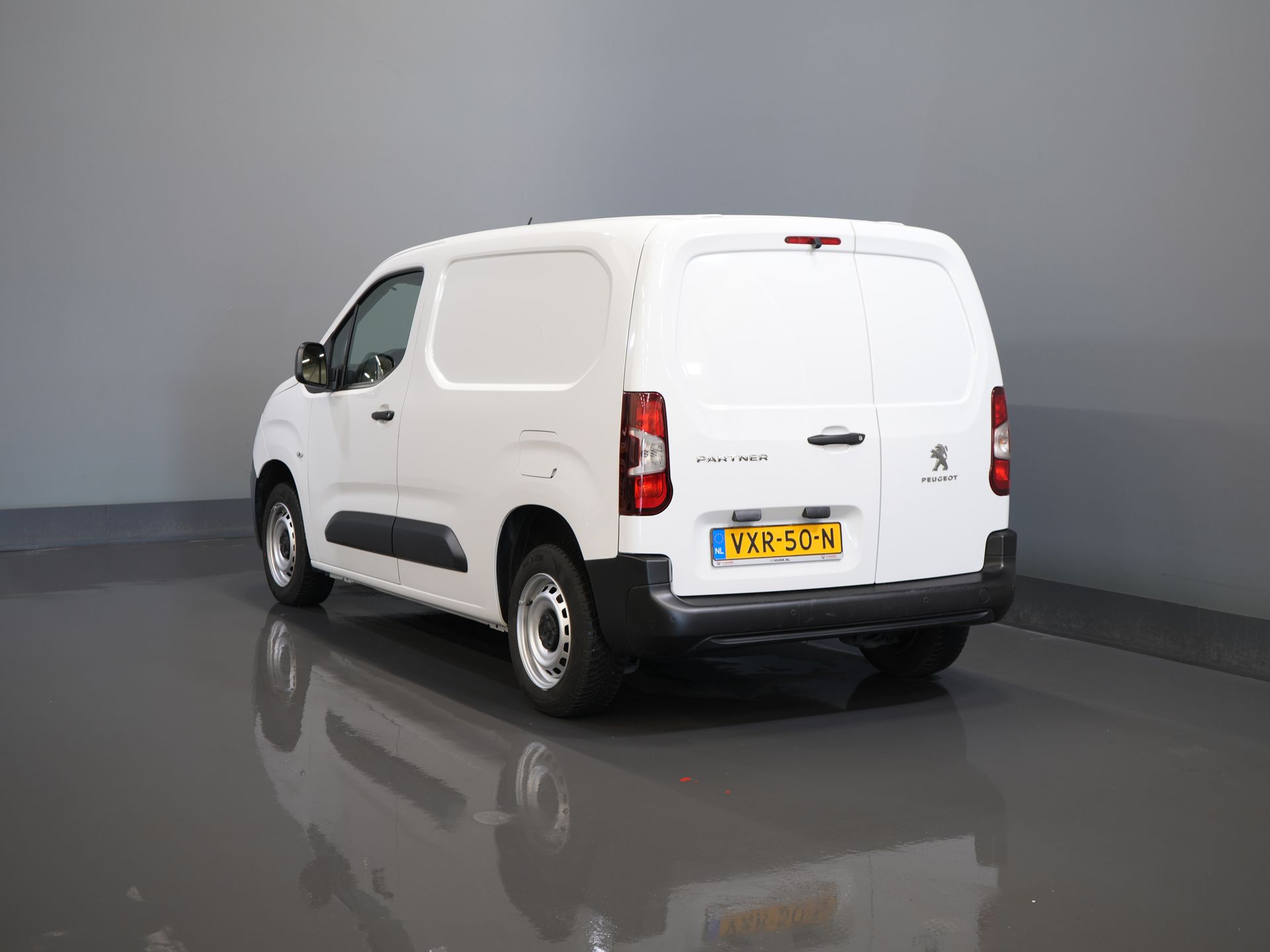 Peugeot Partner Bestelbus 1.5 HDi 100 pk BPM VRIJ Ready2Go 3Pers./ Carplay/ Airco/ Cruise/ Camera/ PDC 1