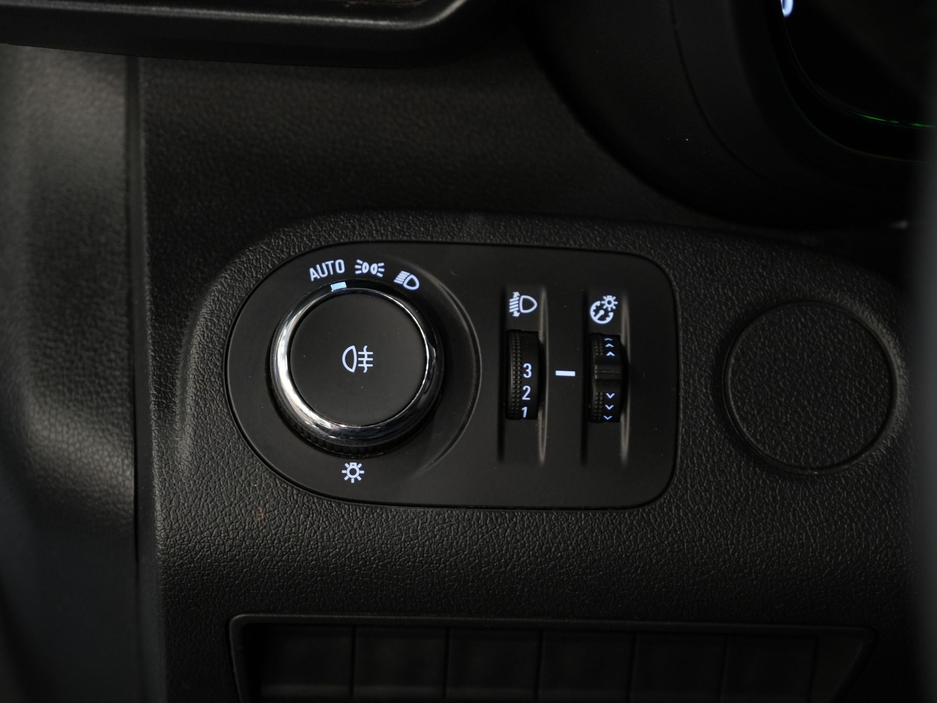 Opel Combo Bestelbus 1.5D 100 pk BPM VRIJ! Carplay/ Cruise/ Trekhaak/ Airco/ PDC 16