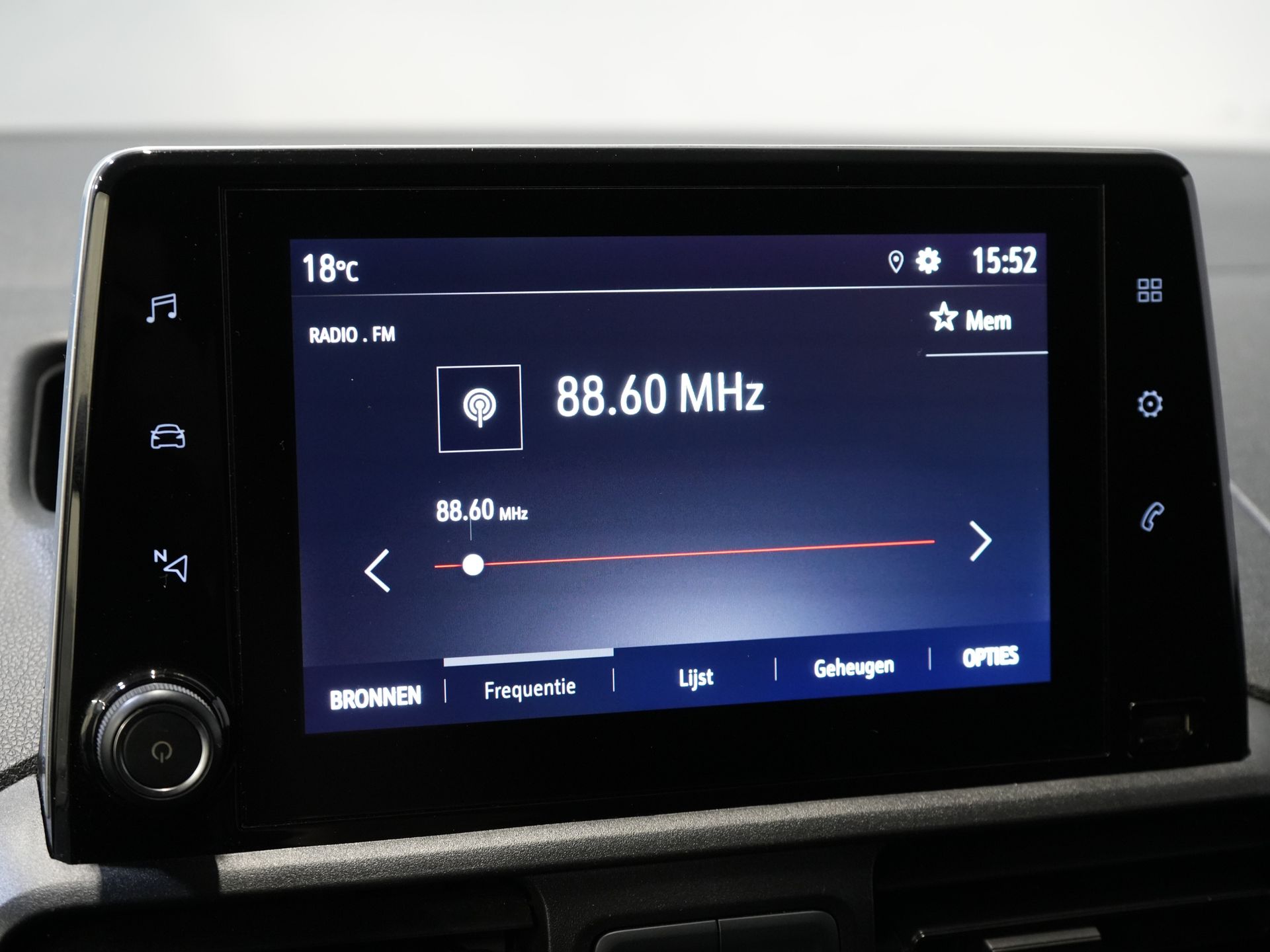 Opel Combo Bestelbus 1.5D 100 pk BPM VRIJ! Carplay/ Cruise/ Trekhaak/ Airco/ PDC 20