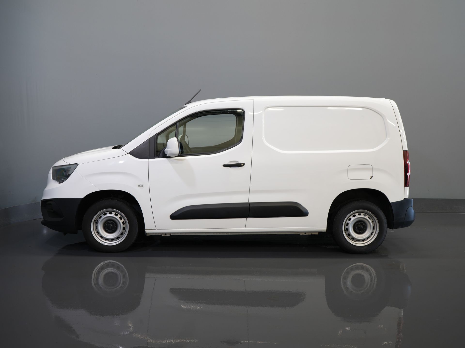 Opel Combo Bestelbus 1.5D 100 pk BPM VRIJ! Carplay/ Cruise/ Trekhaak/ Airco/ PDC 9