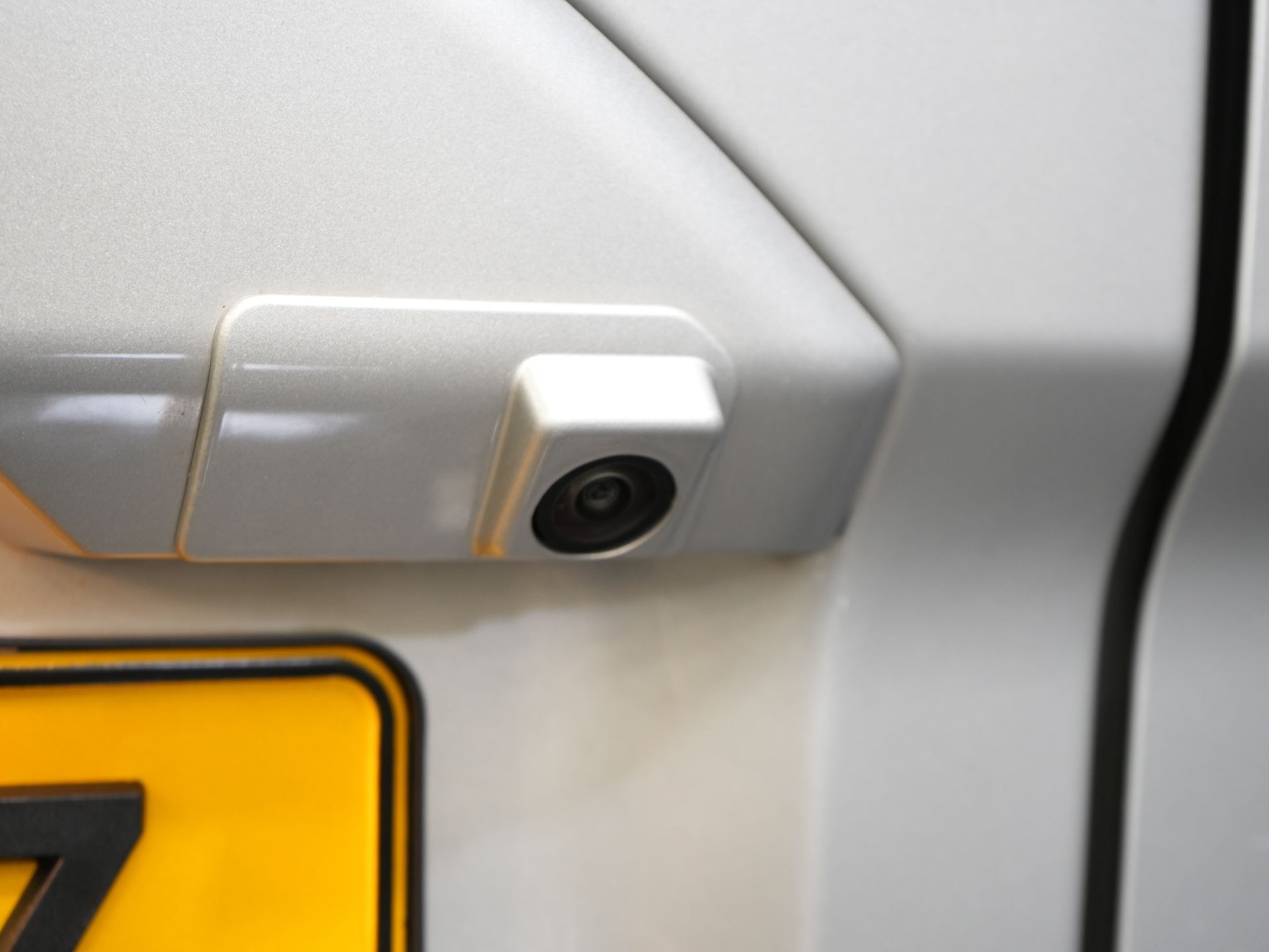 Ford Transit Custom Bestelbus 320 2.0 TDCI 170 pk L2 Aut. Limited BPM VRIJ! 2xSchuifdeur/ Stoelverw./ Carplay/ Camera/ LMV/ Trekhaak 15