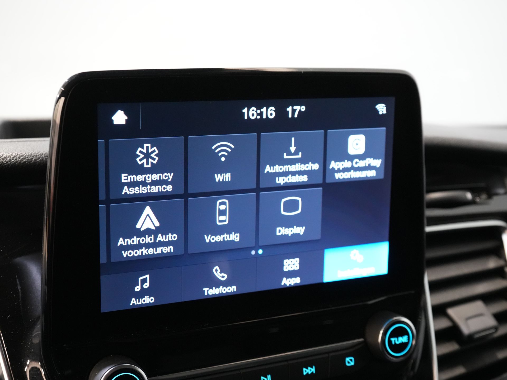 Ford Transit Custom Bestelbus 320 2.0 TDCI 170 pk L2 Aut. Limited BPM VRIJ! 2xSchuifdeur/ Stoelverw./ Carplay/ Camera/ LMV/ Trekhaak 24