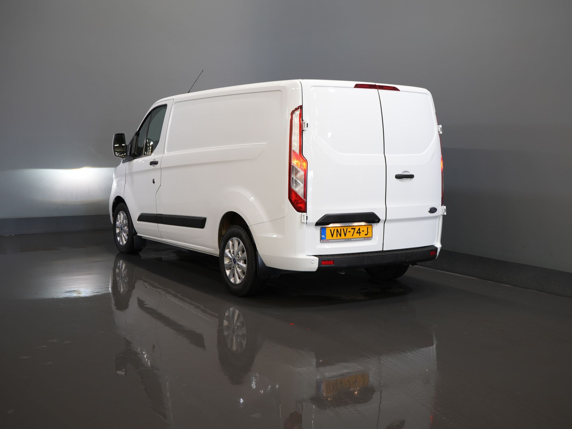 Ford Transit Custom Bestelbus 340 1.0 130 pk PHEV Trend BPM VRIJ! Bi-Xenon/ Carplay/ Stoelverw./ LMV/ Cruise/ Camera/ Airco 1