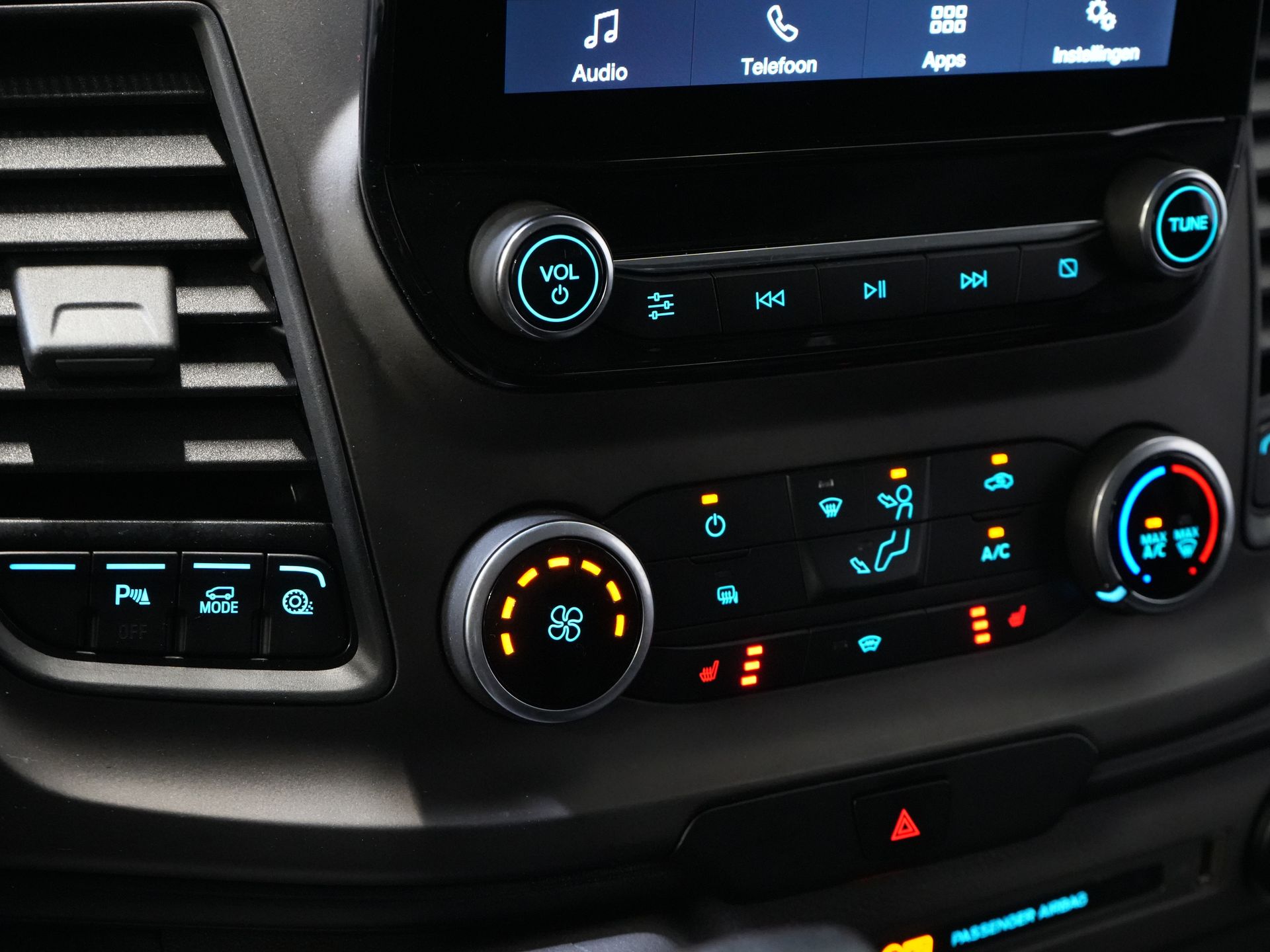 Ford Transit Custom Bestelbus 340 1.0 130 pk PHEV Trend BPM VRIJ! Bi-Xenon/ Carplay/ Stoelverw./ LMV/ Cruise/ Camera/ Airco 20