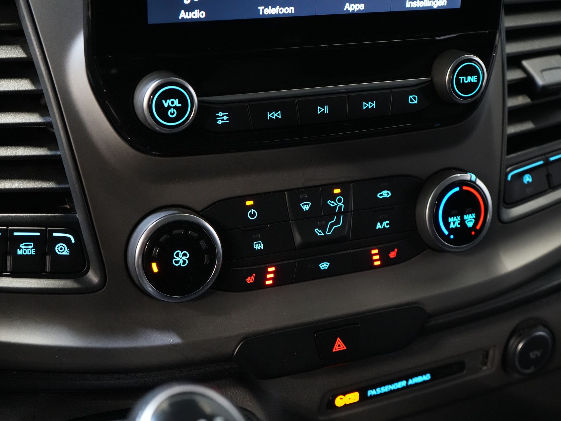 Ford Transit Custom Bestelbus 2.0 TDCI 130 pk L2H2 Trend MHEV BPM VRIJ! Sortimo/ Inrichting/ Standkachel/ Stoelverw./ Omvormer/ Carplay/ Camera/ Cruise/ Trekh 27